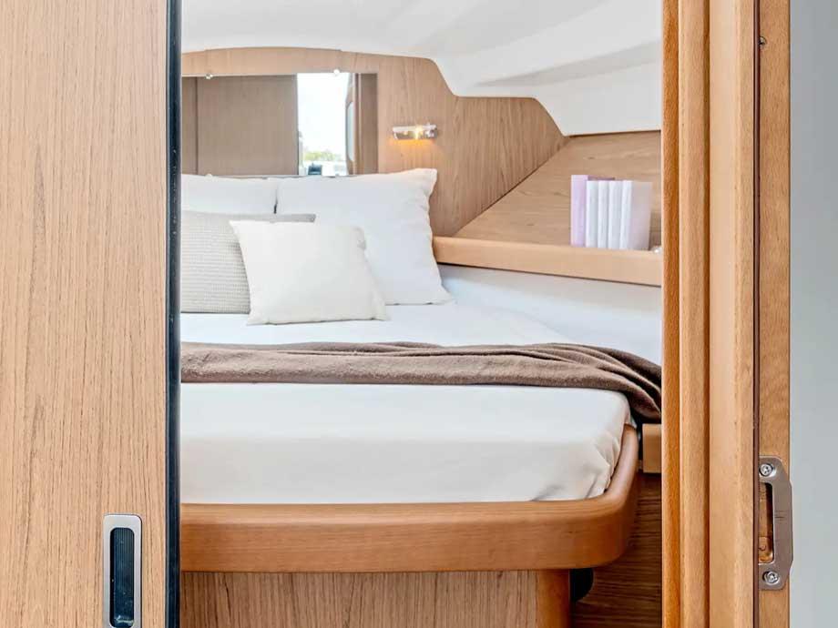 Antares 32, picture 13