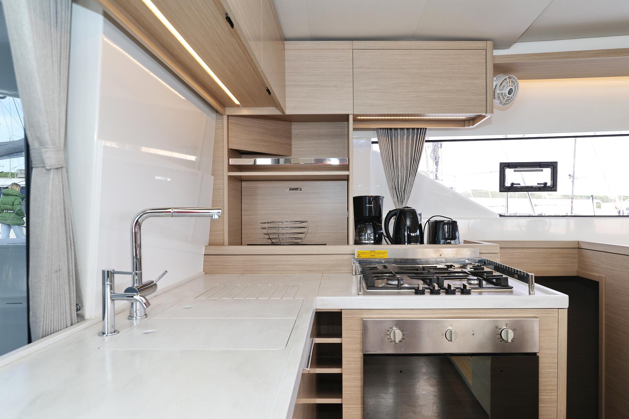 Lagoon 51 - 6 + 2 cab., picture 28