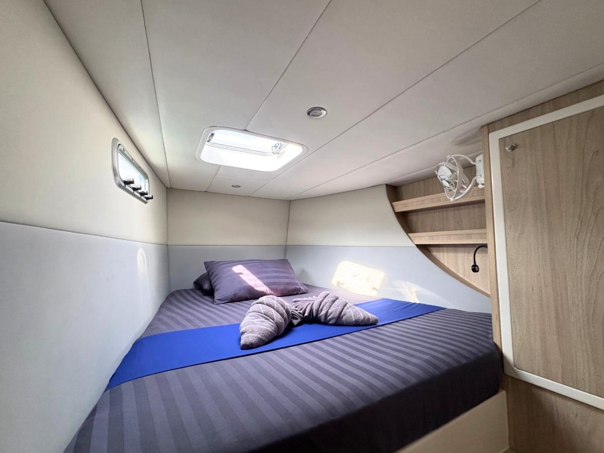 Island Spirit 410, picture 26