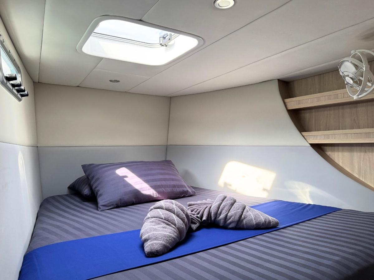 Island Spirit 410, picture 25