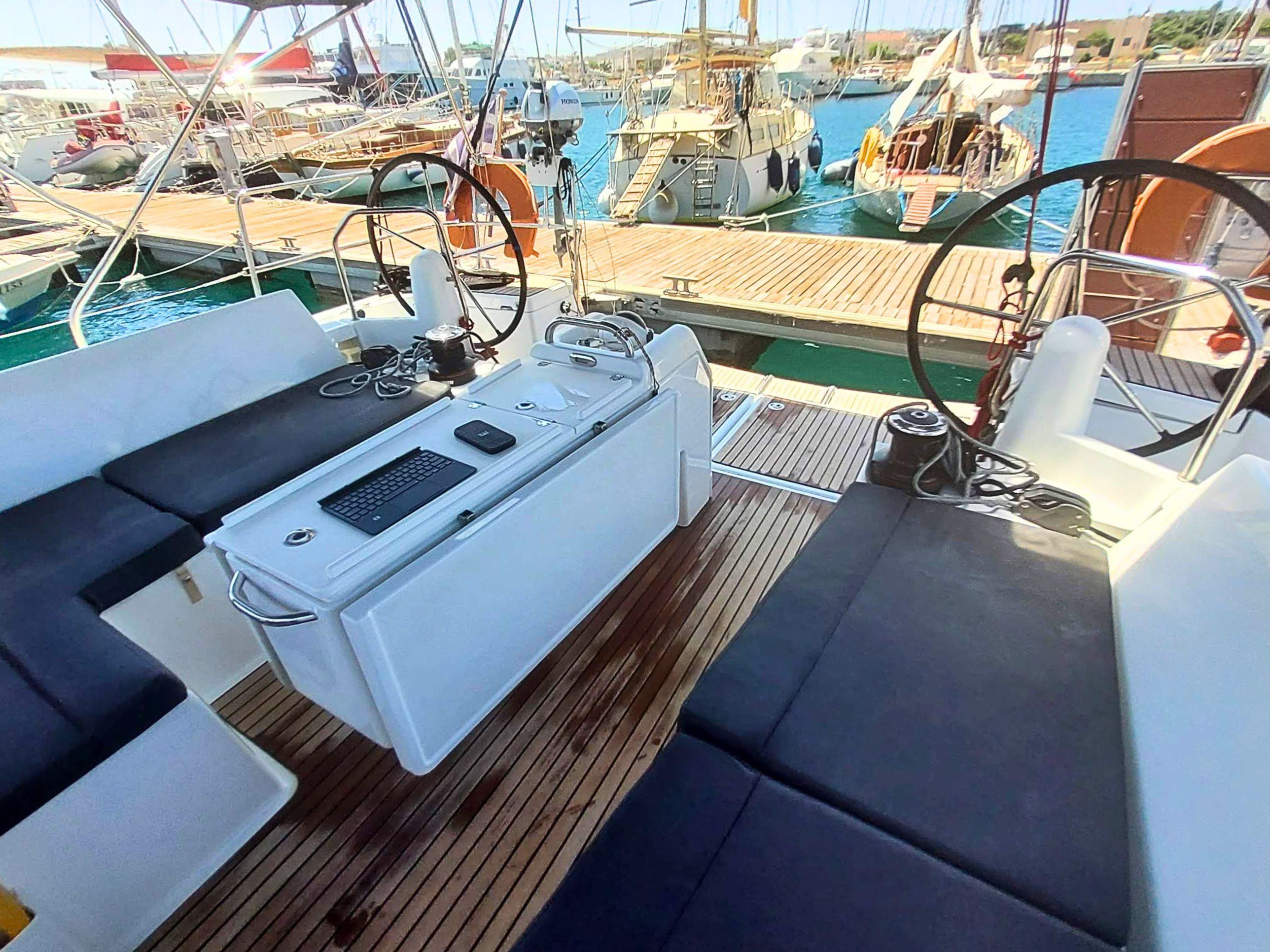 Sun Odyssey 440 - 4 cab., picture 3