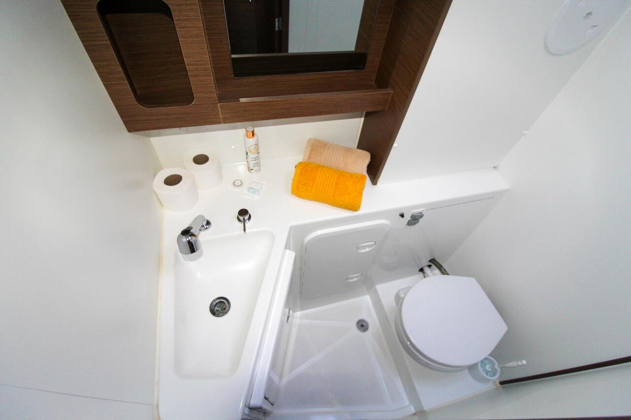 Lagoon 42 - 4 + 2 cab., picture 21