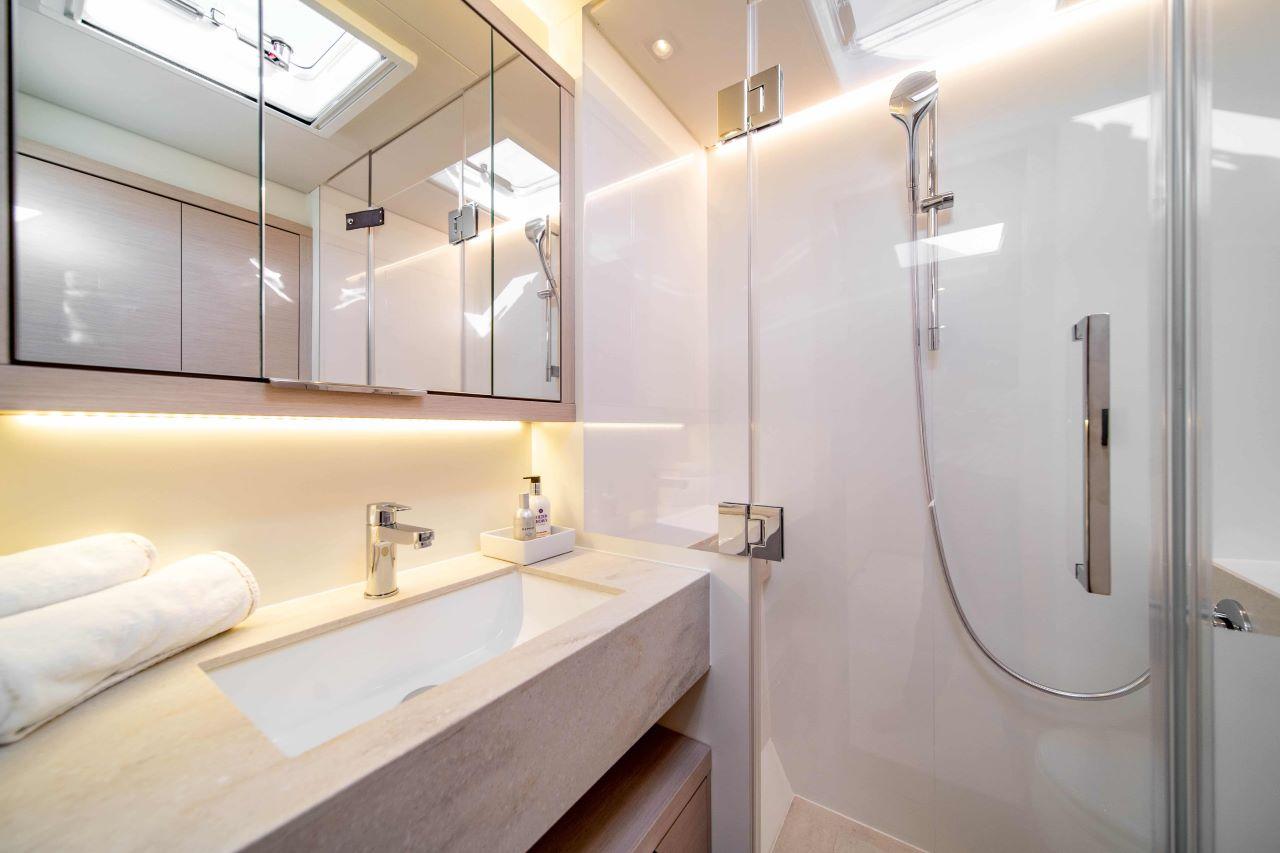 Lagoon 55 - 4 + 2 cab., picture 10