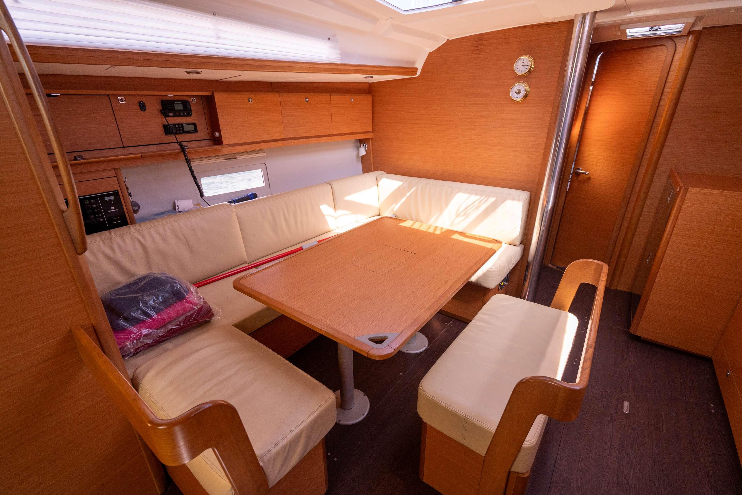 Dufour 430 GL, picture 7