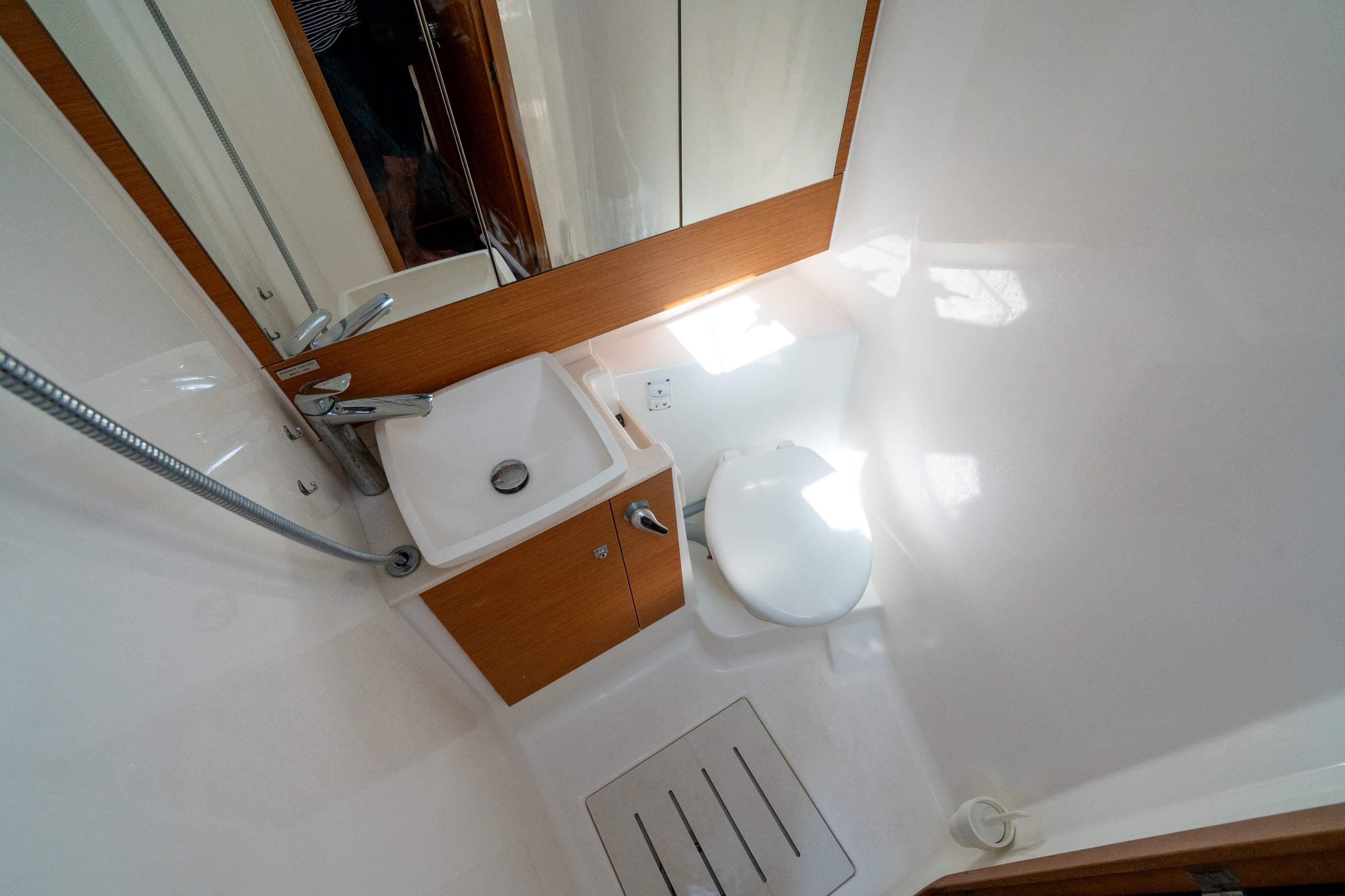 Dufour 430 GL, picture 13