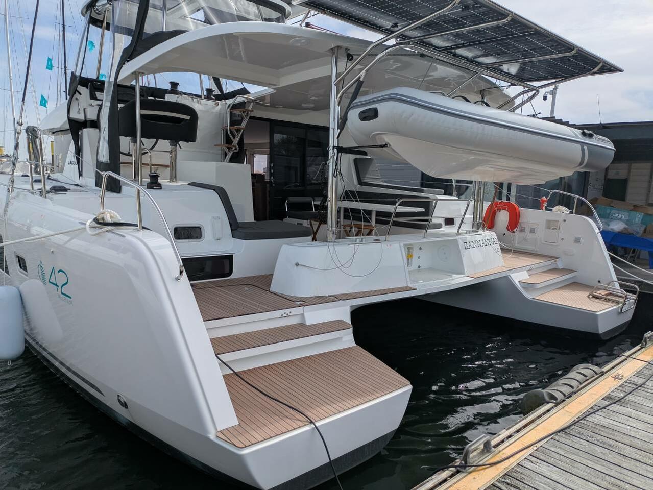 Lagoon 42 - 4 + 2 cab., picture 3