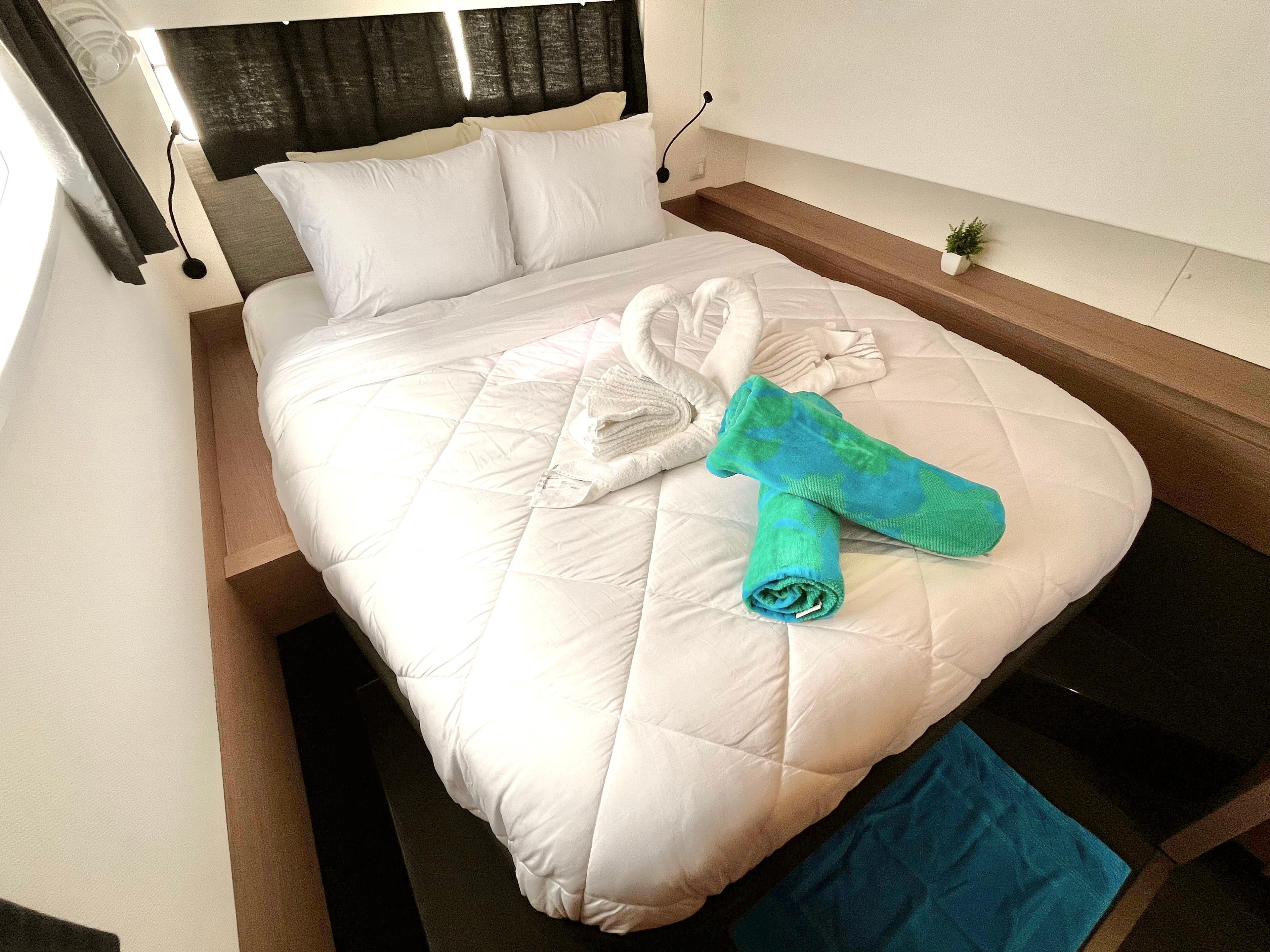 Fountaine Pajot Elba 45 - 3 cab., picture 3