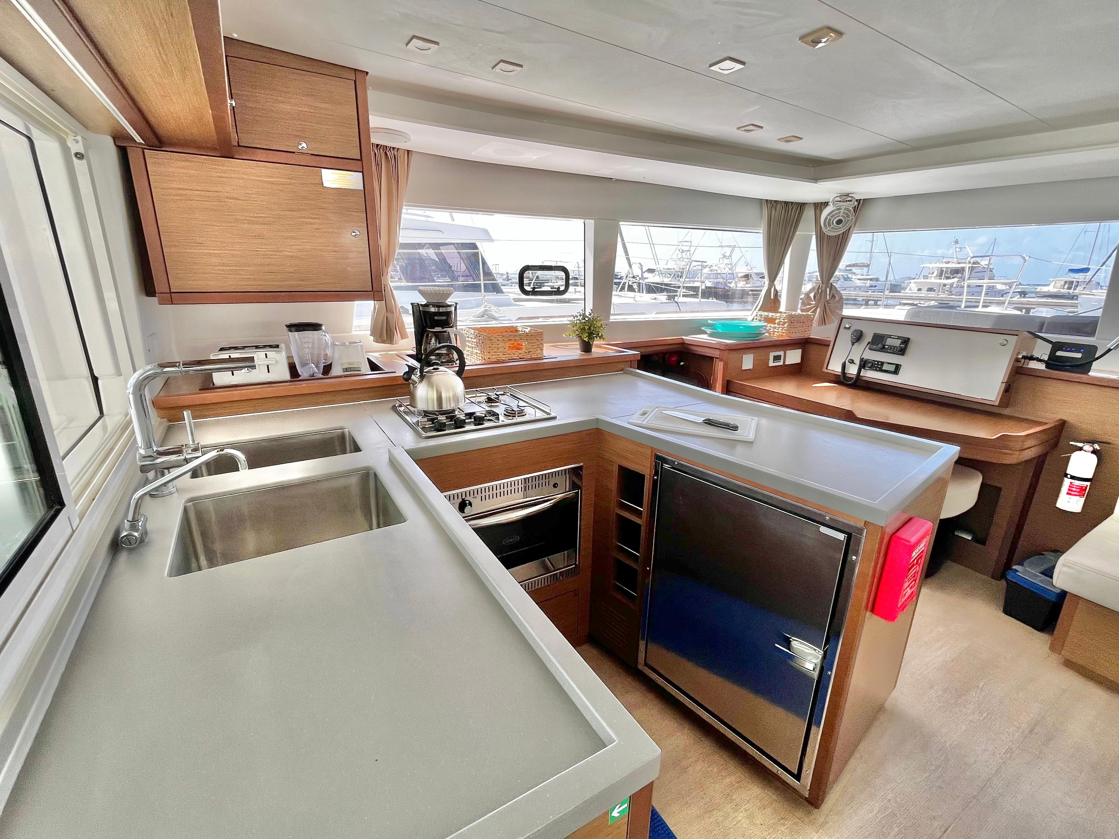 Lagoon 450 F - 4 + 2 cab., picture 4