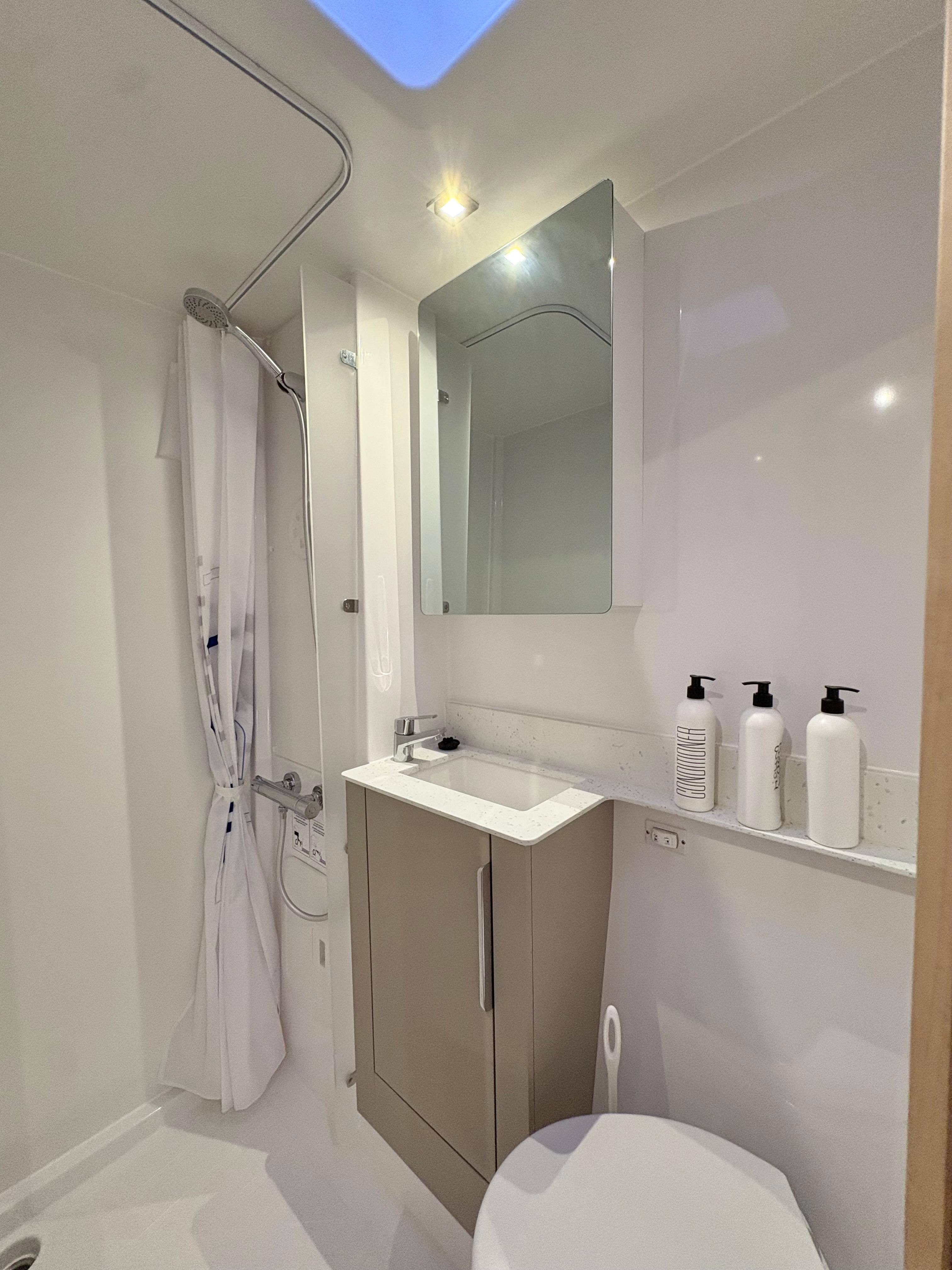 Fountaine Pajot FP 44 Quatuor - 4 cab., picture 16