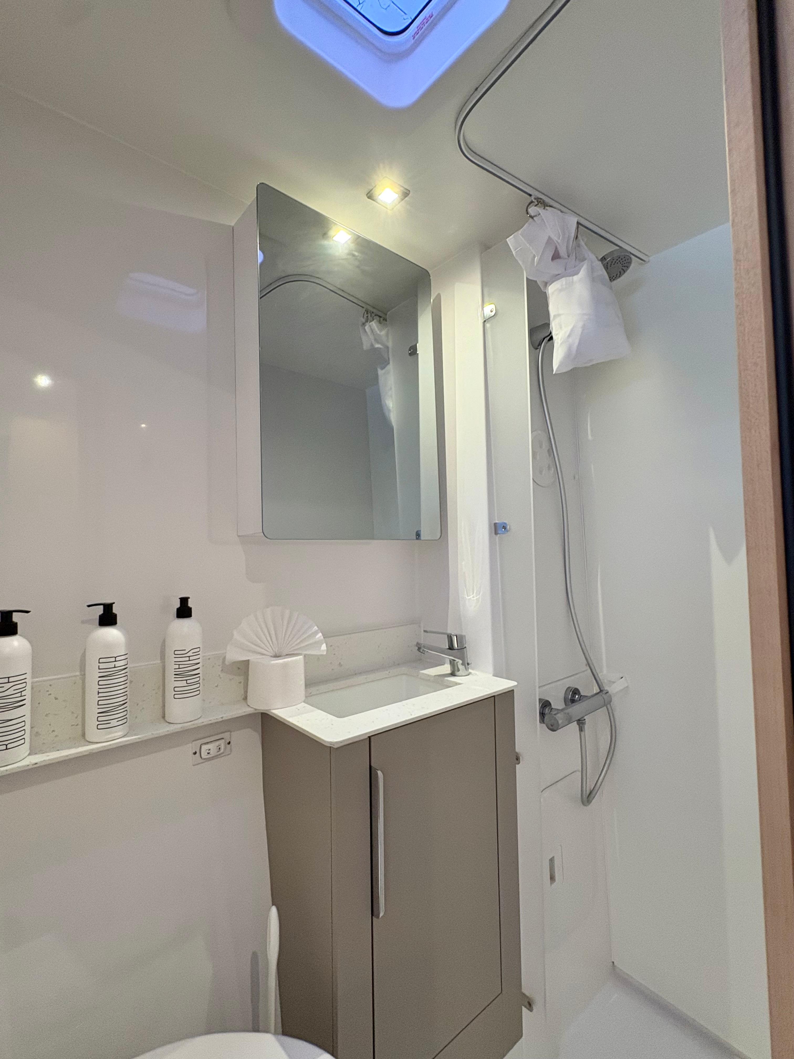 Fountaine Pajot FP 44 Quatuor - 4 cab., picture 15