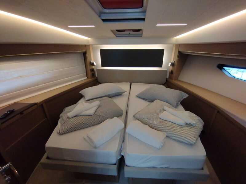 Prestige 520 Flybridge - 3 + 1 cab., picture 18