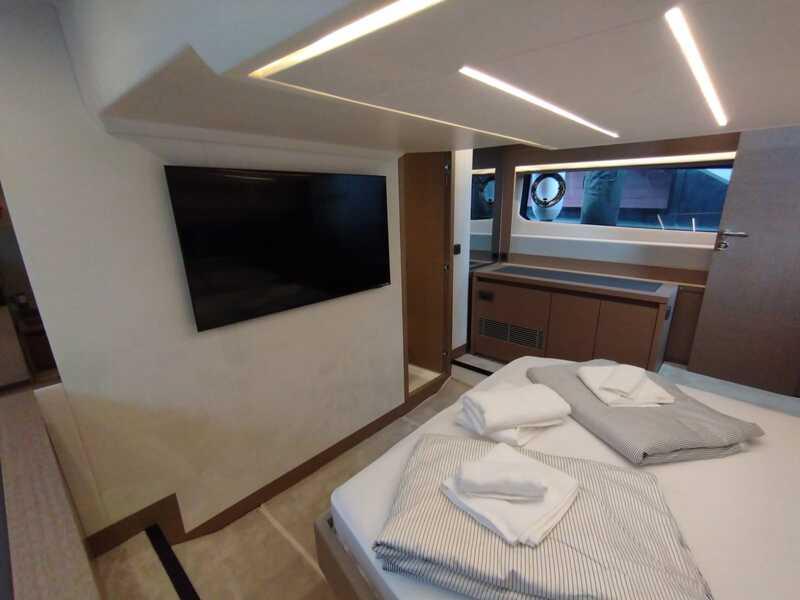 Prestige 520 Flybridge - 3 + 1 cab., picture 15
