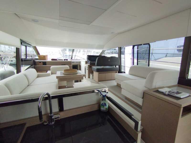 Prestige 520 Flybridge - 3 + 1 cab., picture 12