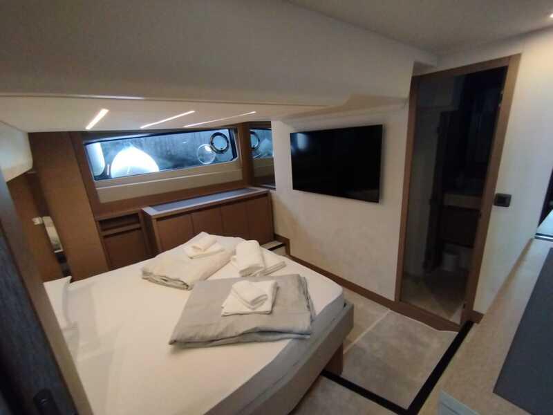 Prestige 520 Flybridge - 3 + 1 cab., picture 16