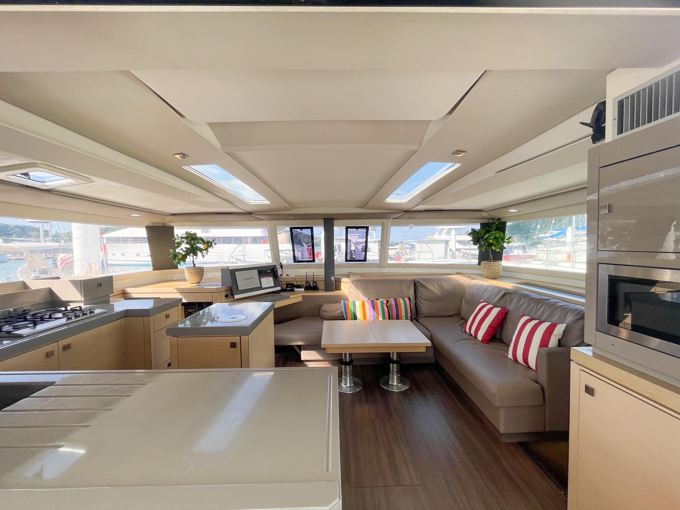 Fountaine Pajot Saona 47 Quintet - 5 + 1 cab., picture 6