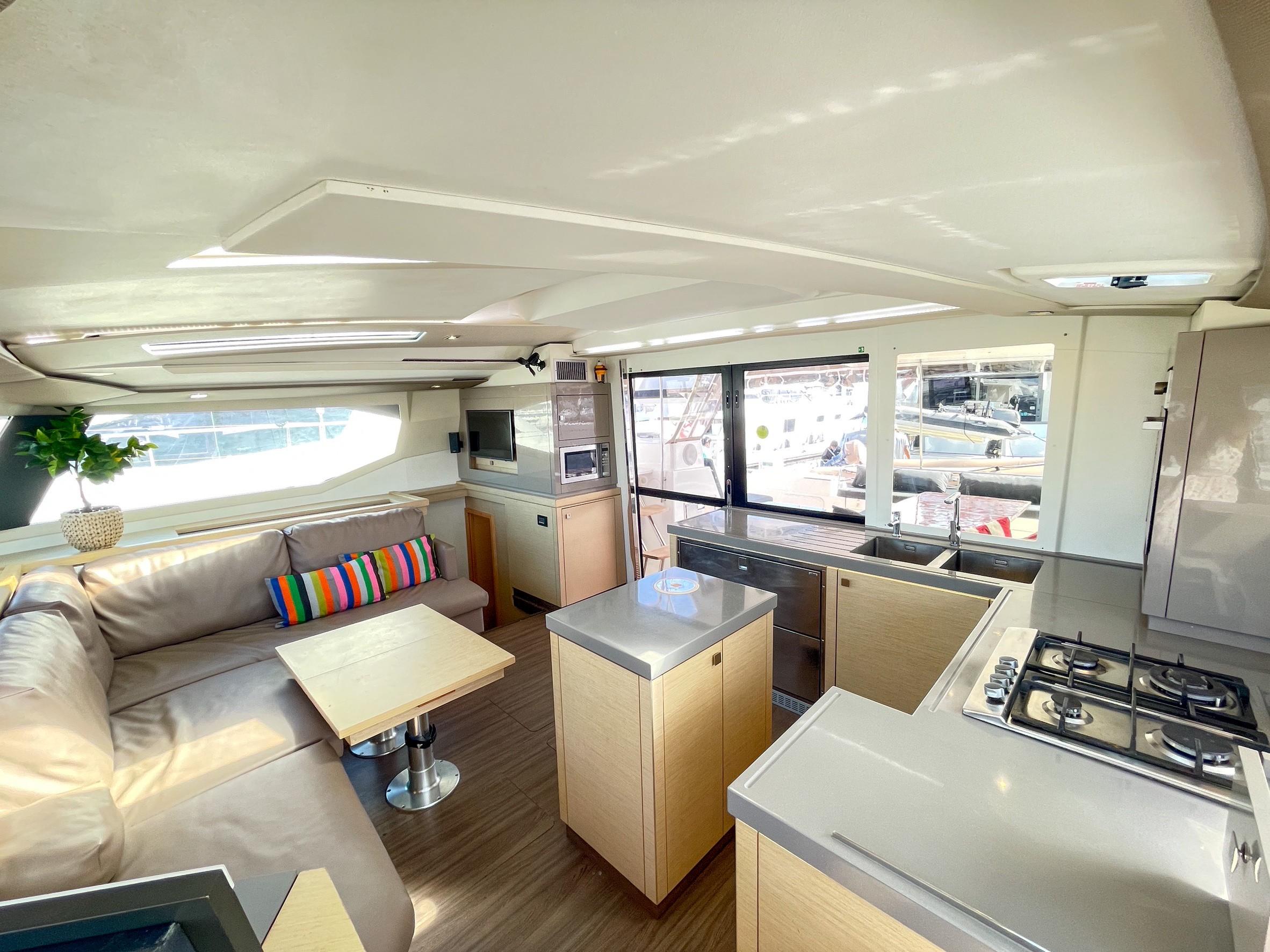 Fountaine Pajot Saona 47 Quintet - 5 + 1 cab., picture 8