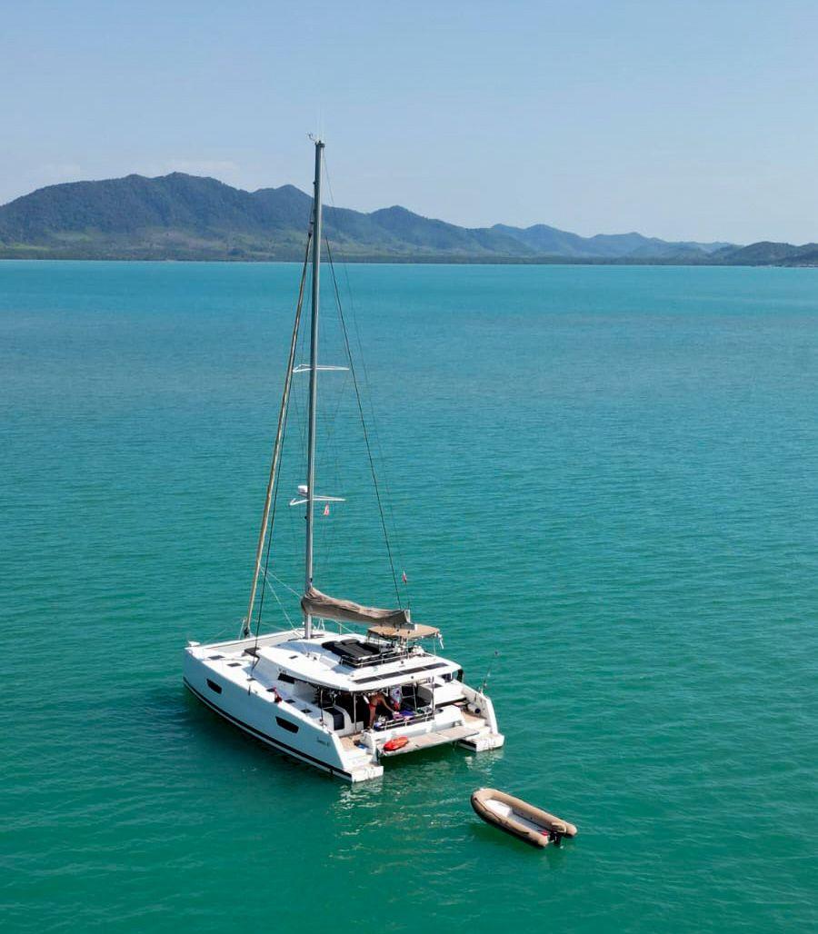 Fountaine Pajot Saona 47 Quintet - 5 + 1 cab., picture 1