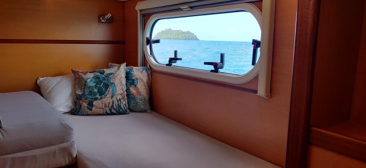 Catana 431, picture 14