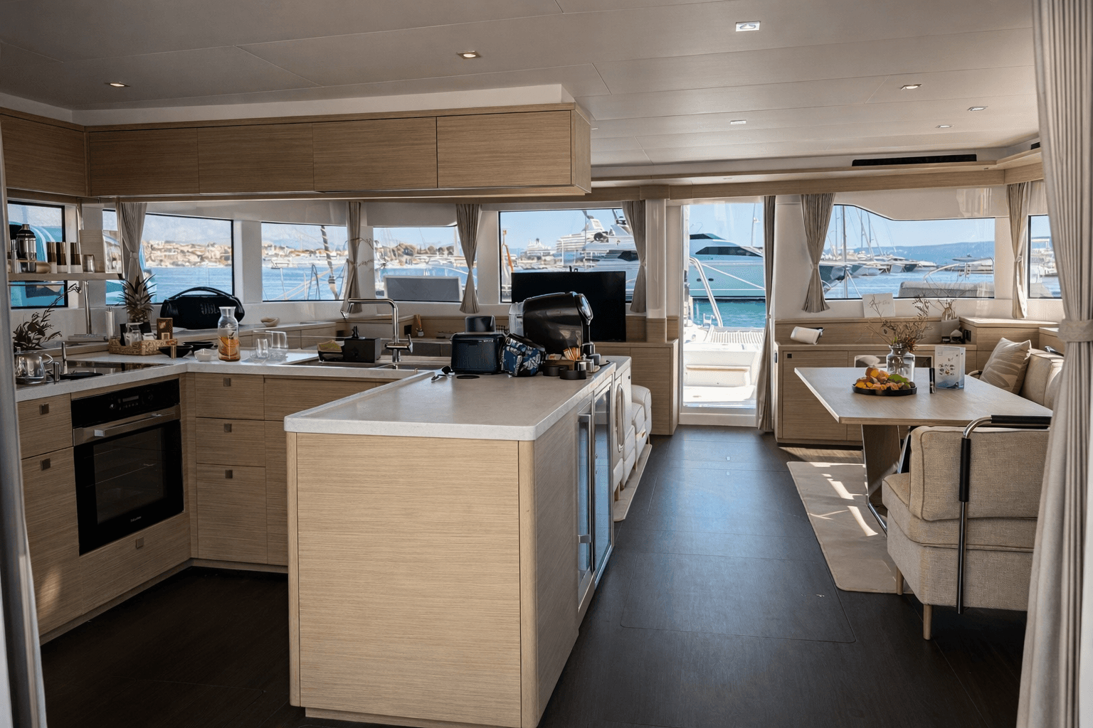 Lagoon 60 - 4 + 2 cab., picture 20