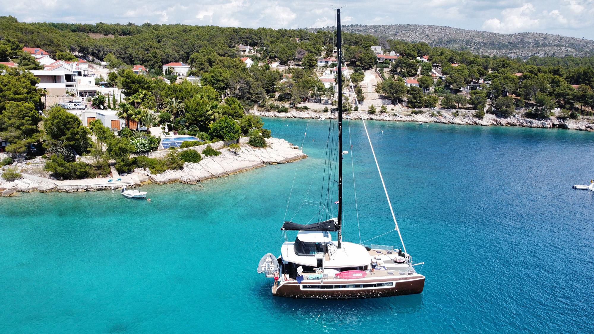 Lagoon 50 - 5 + 2 cab., picture 1