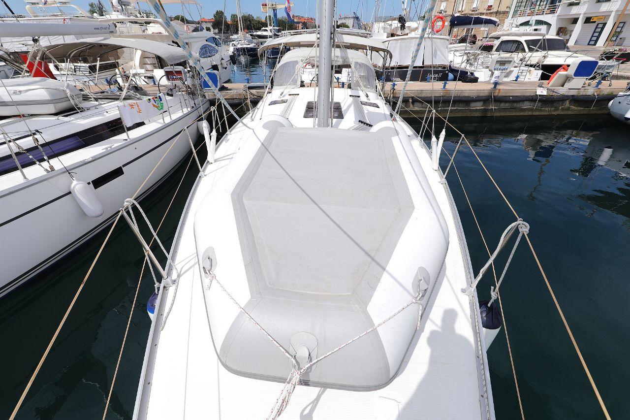 Bavaria Cruiser 36, picture 13