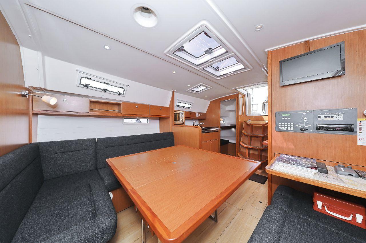 Bavaria Cruiser 36, picture 24