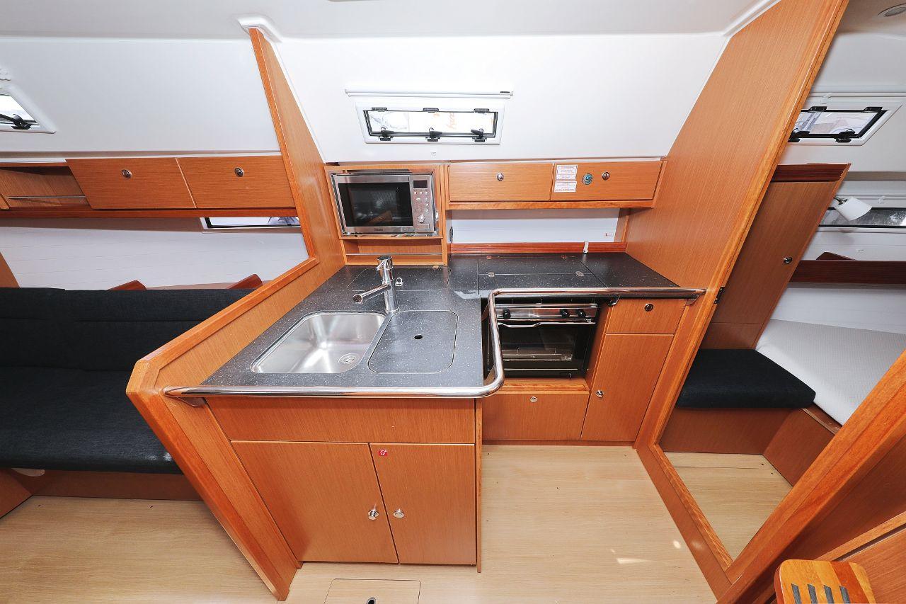 Bavaria Cruiser 36, picture 25