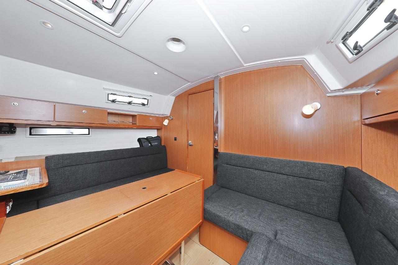 Bavaria Cruiser 36, picture 19