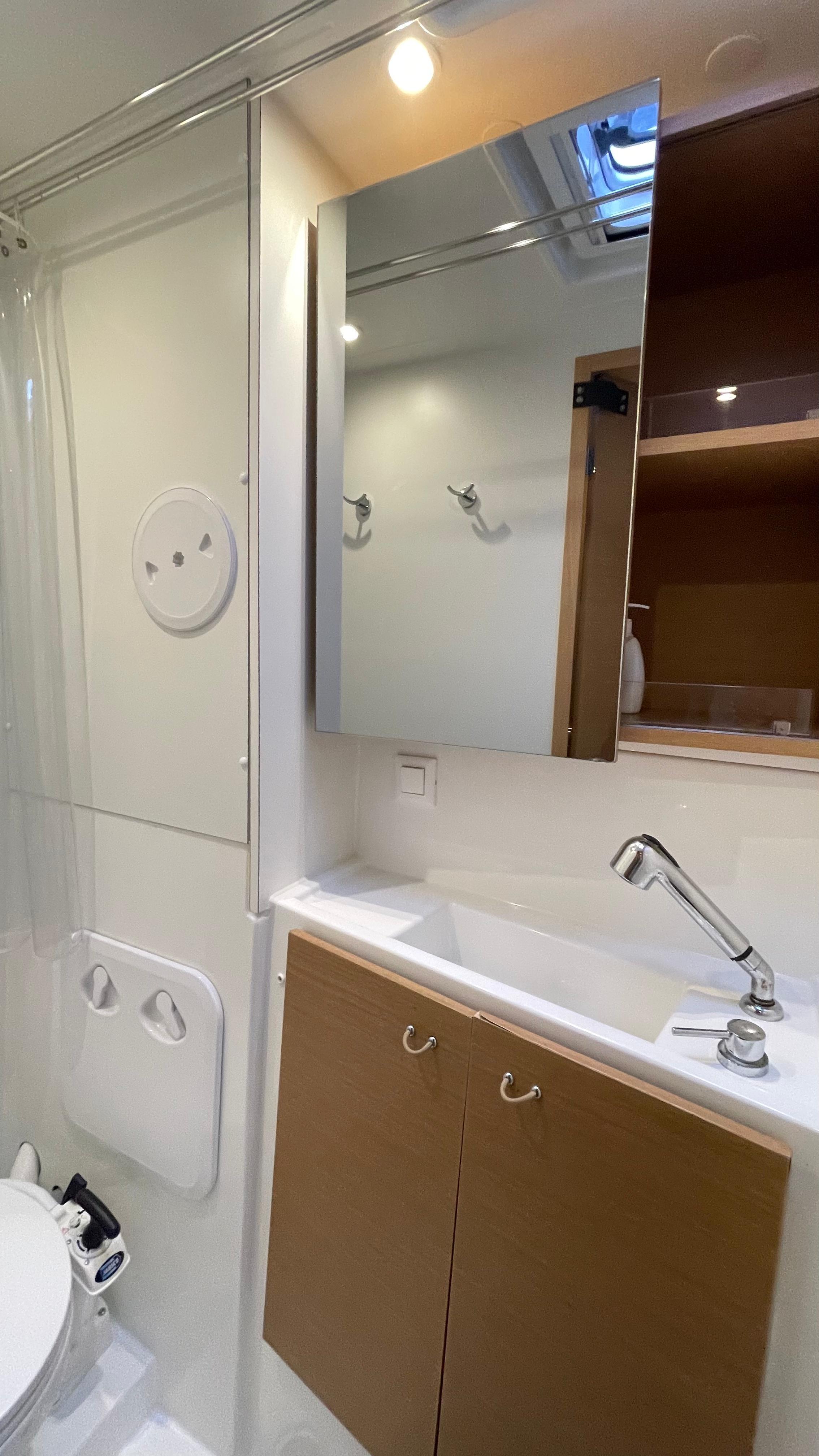 Excess 12 - 4 + 2 cab., picture 16