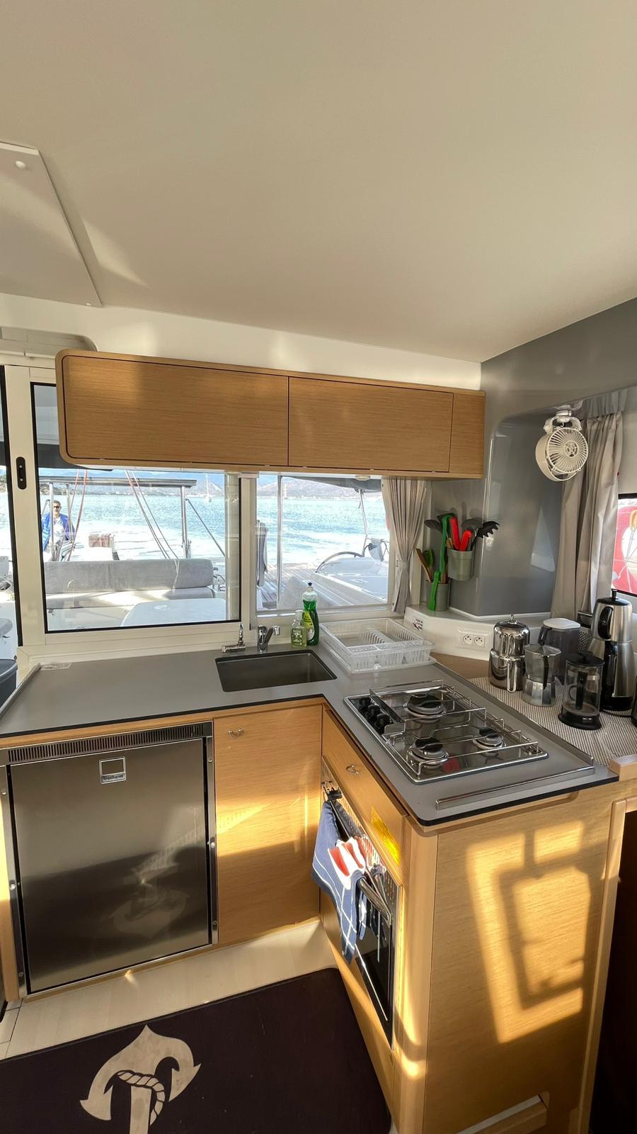 Excess 12 - 4 + 2 cab., picture 6