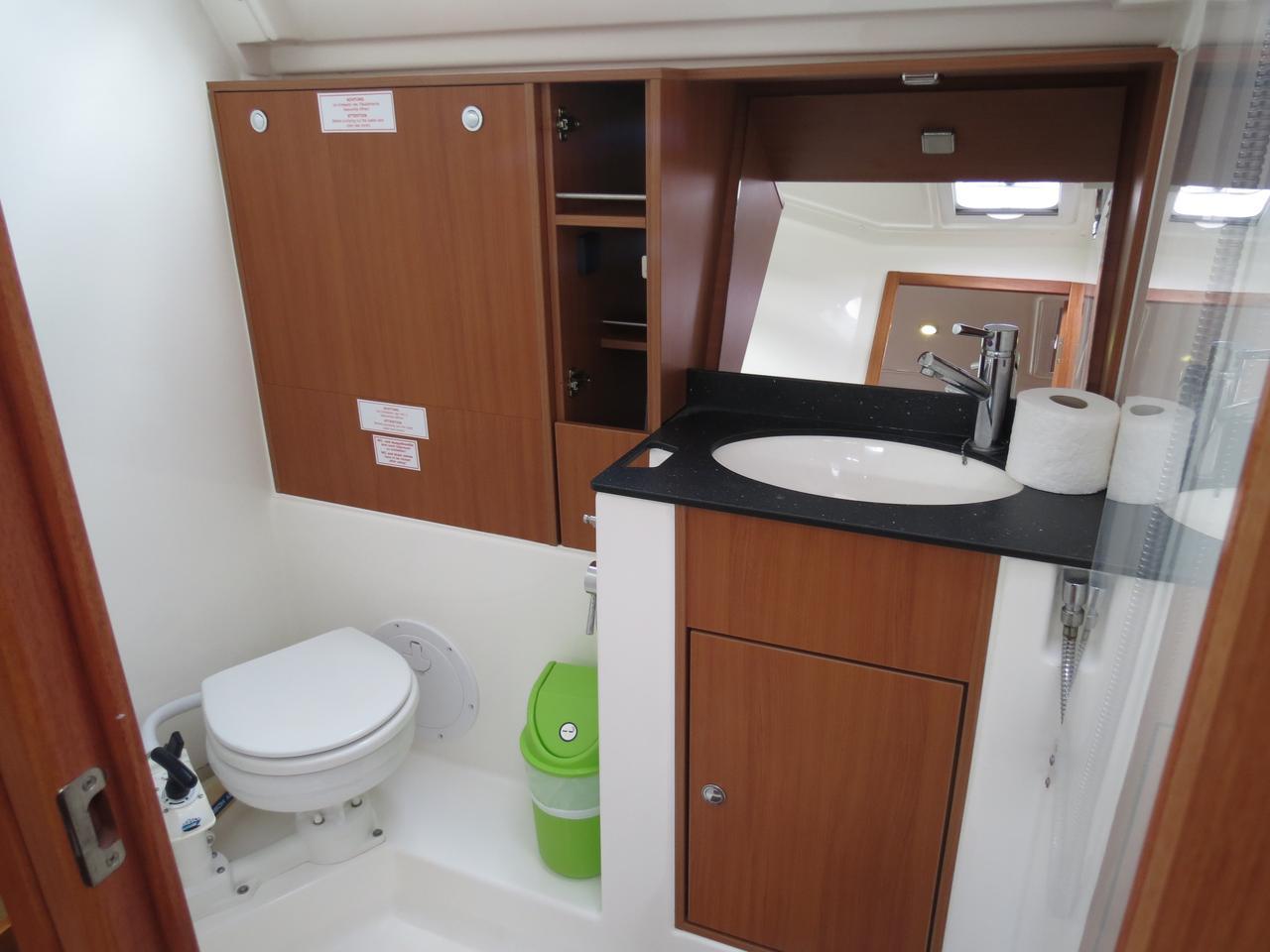 Bavaria Cruiser 40, picture 16