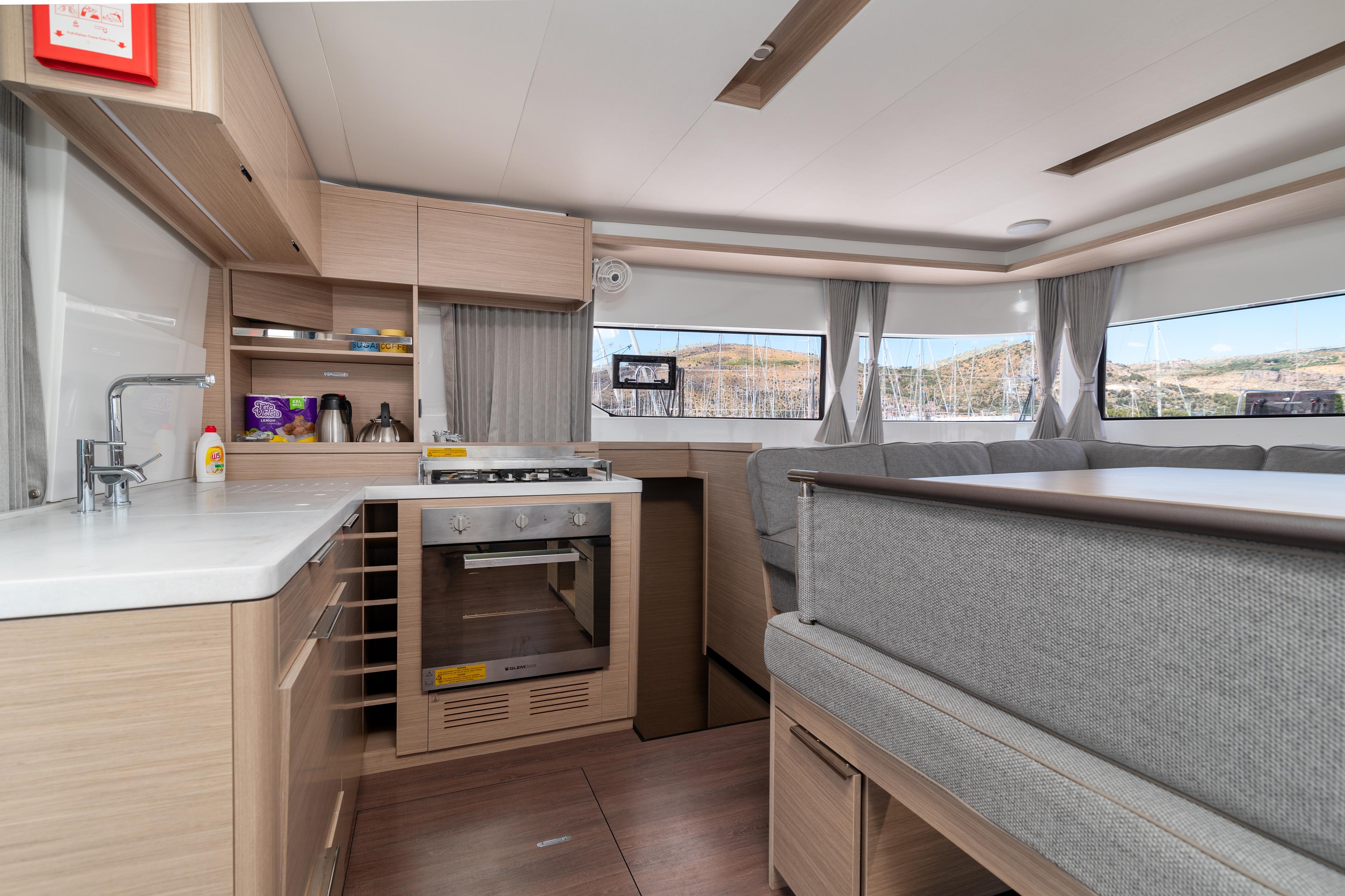 Lagoon 51 - 6 + 2 cab., picture 8