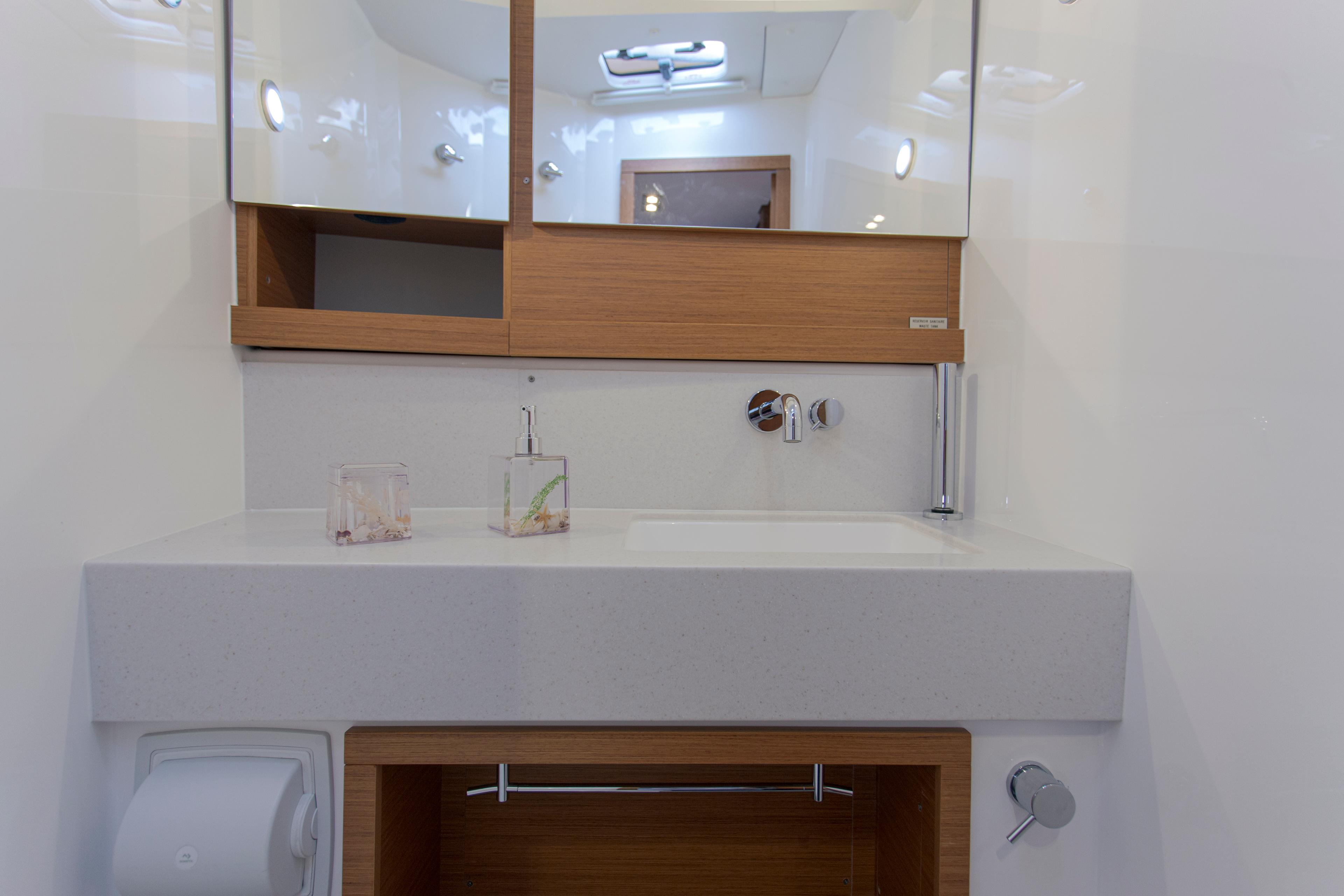 Dufour 530, picture 6