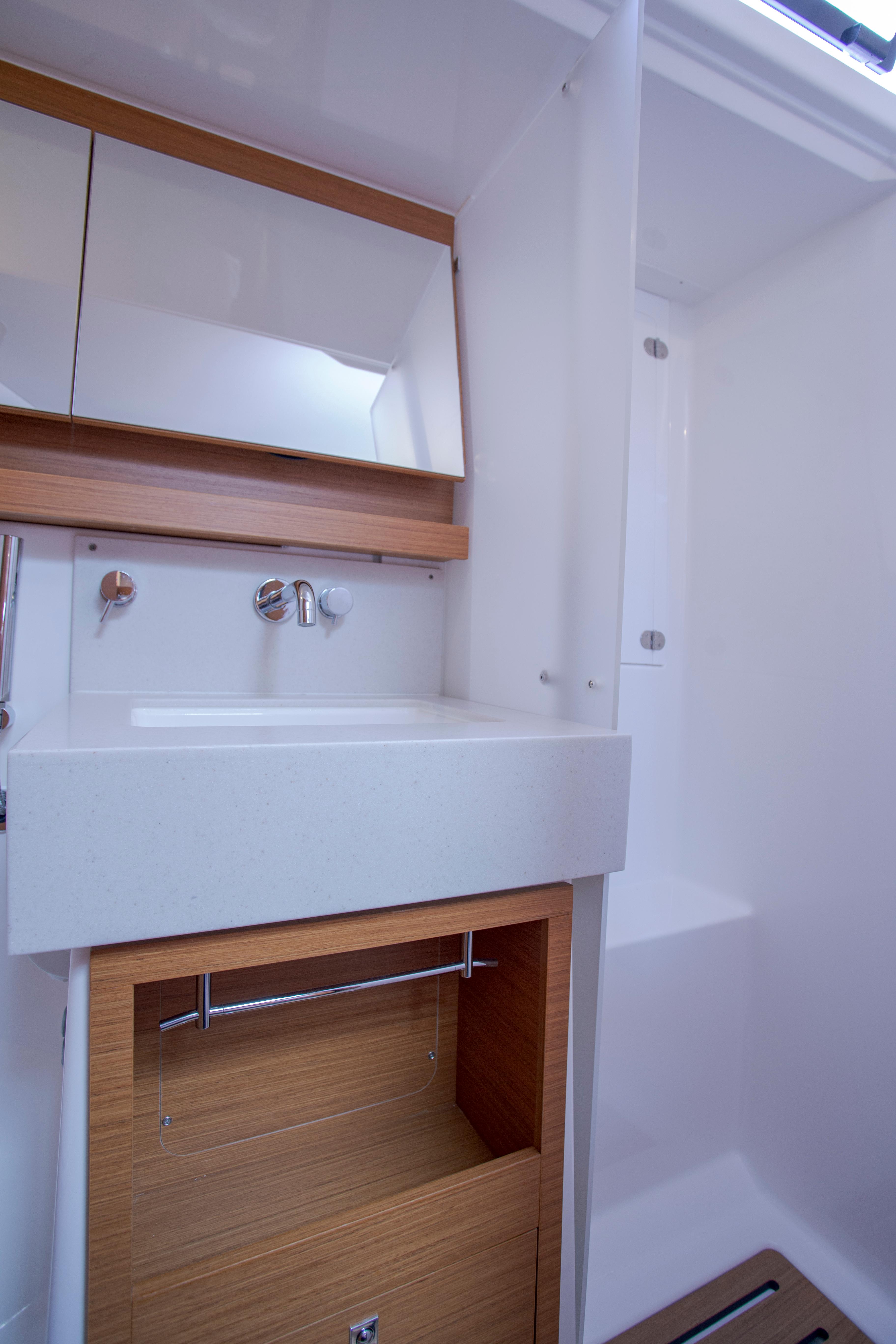 Dufour 530, picture 9