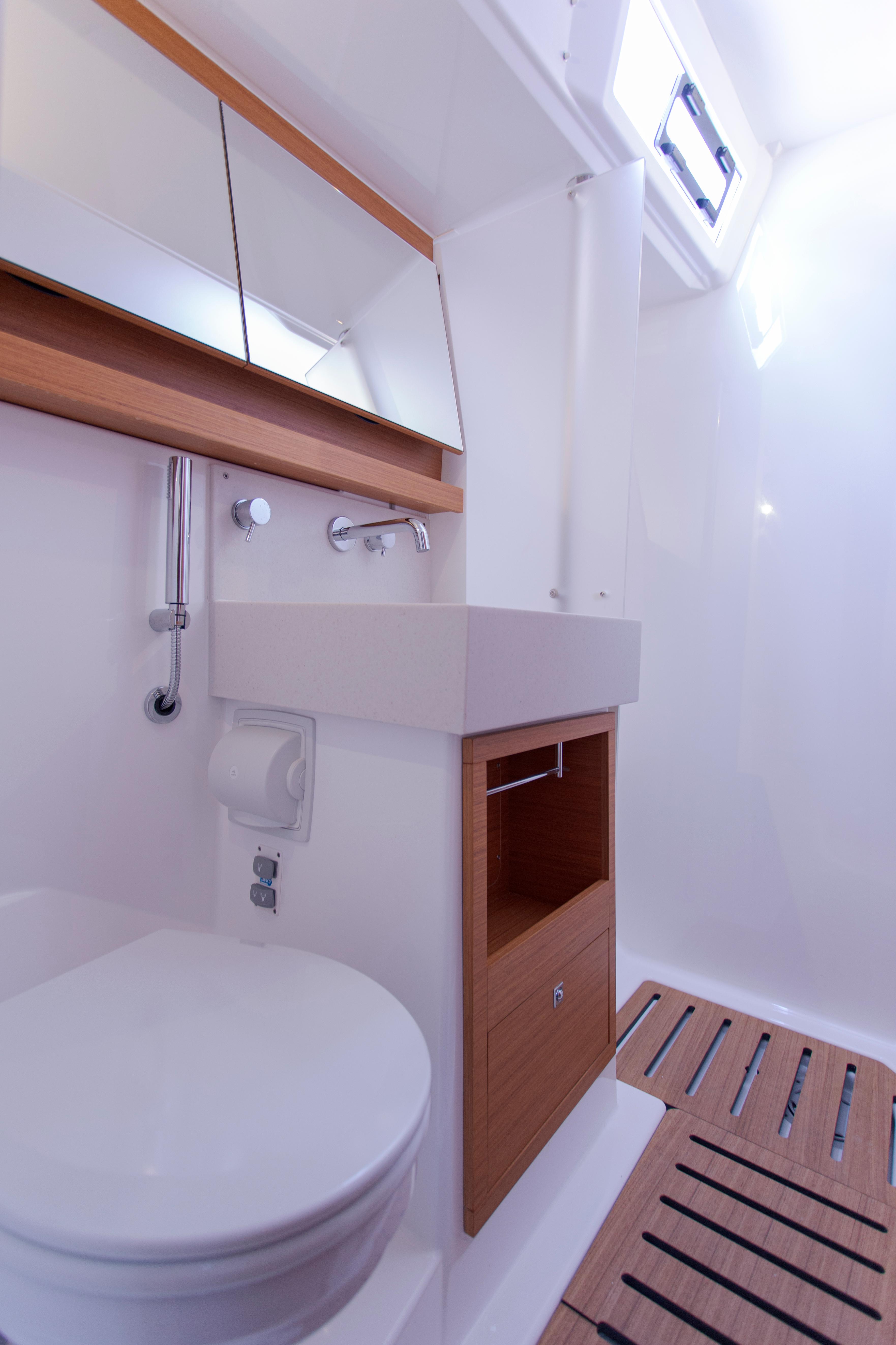 Dufour 530, picture 7