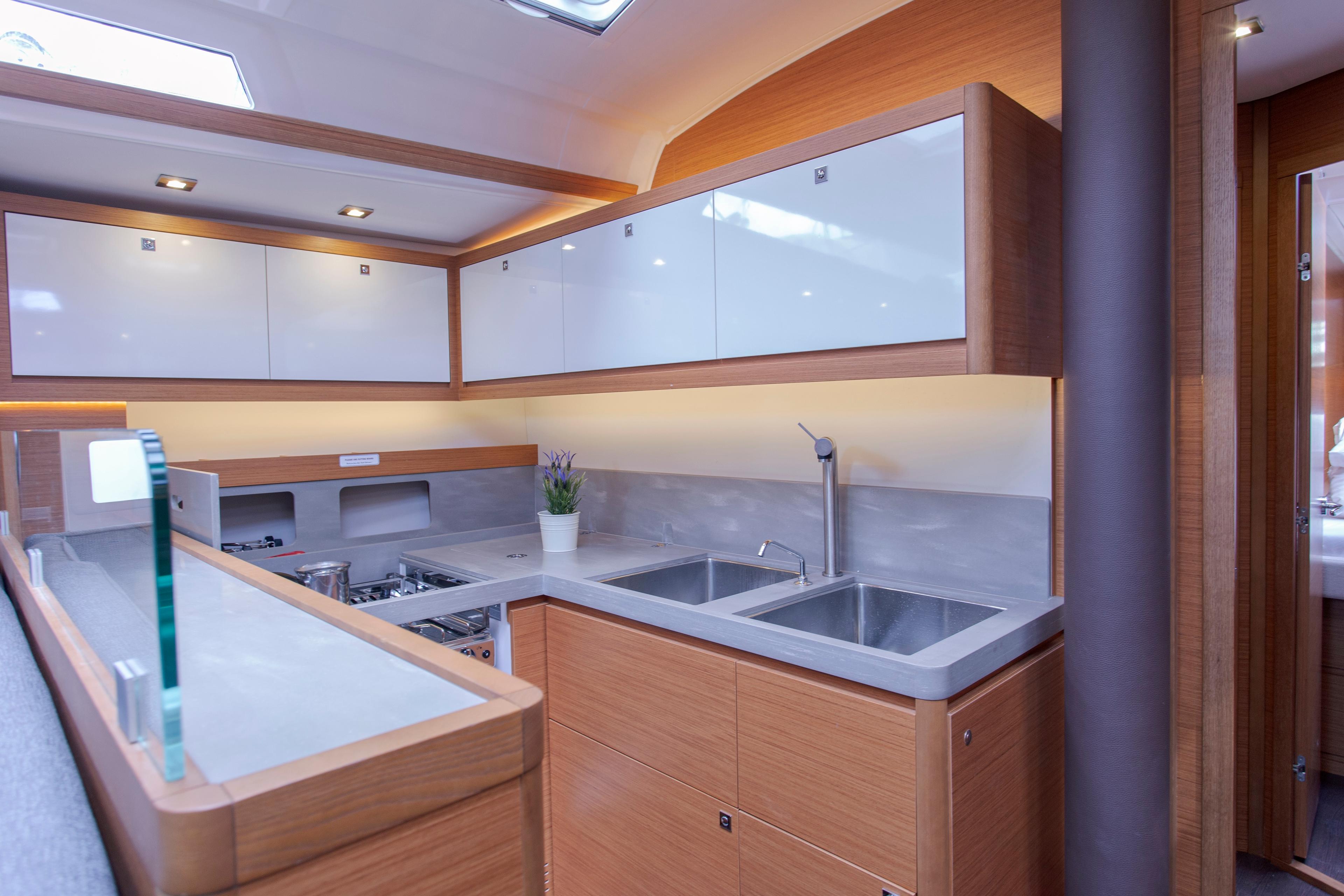 Dufour 530, picture 10