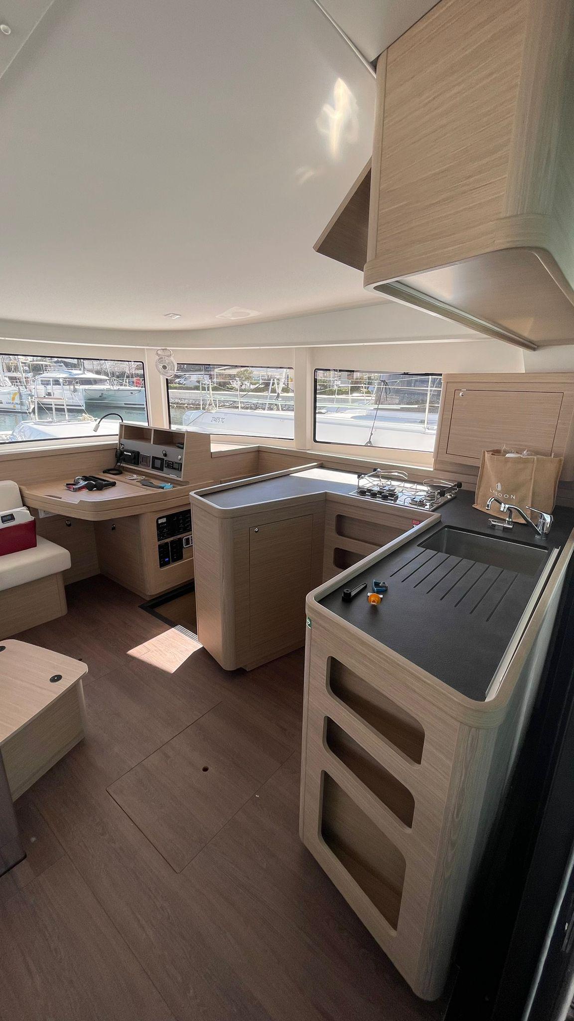 Lagoon 42 - 4 + 2 cab., picture 5