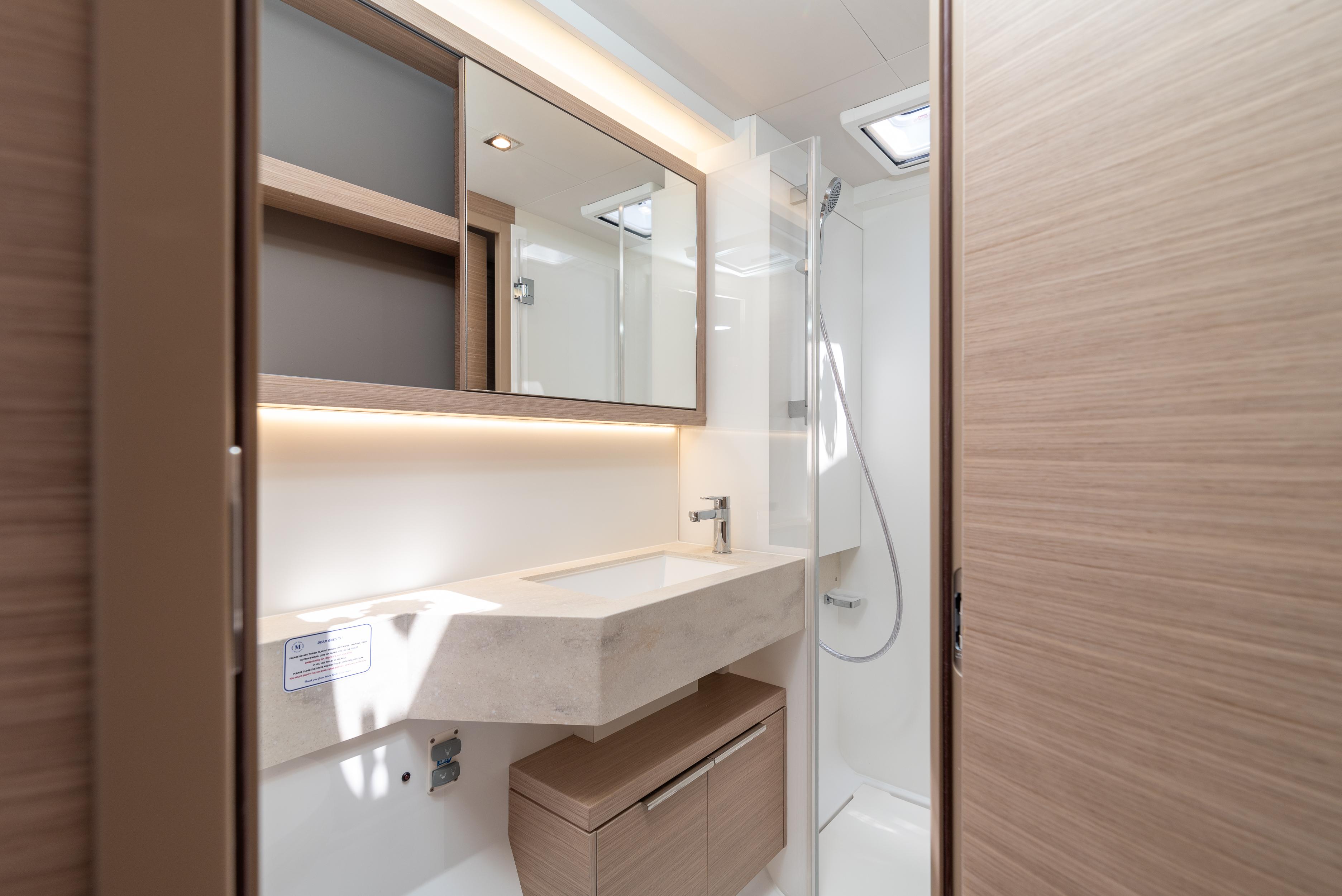 Lagoon 51 - 6 + 2 cab., picture 3