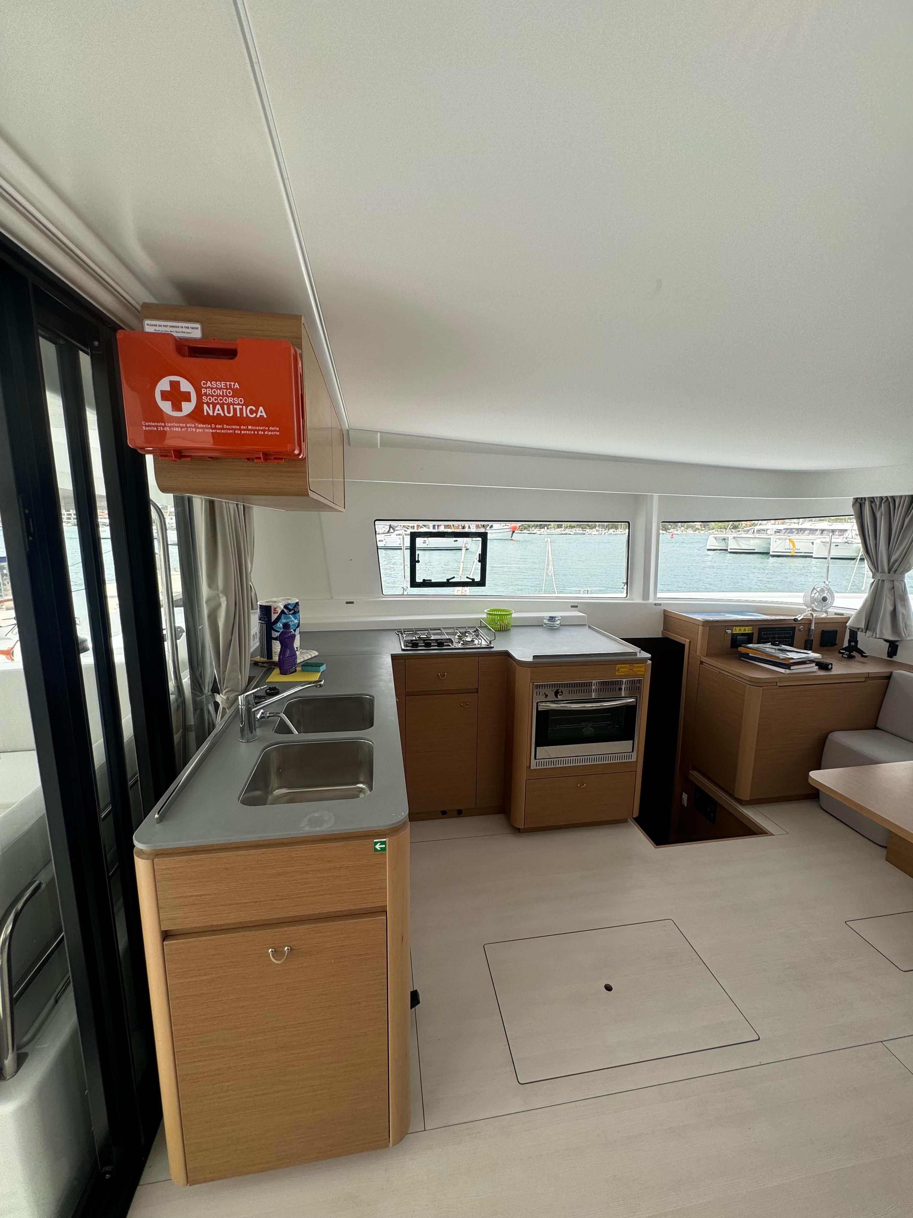 Excess 14 - 4 + 2 cab., picture 6