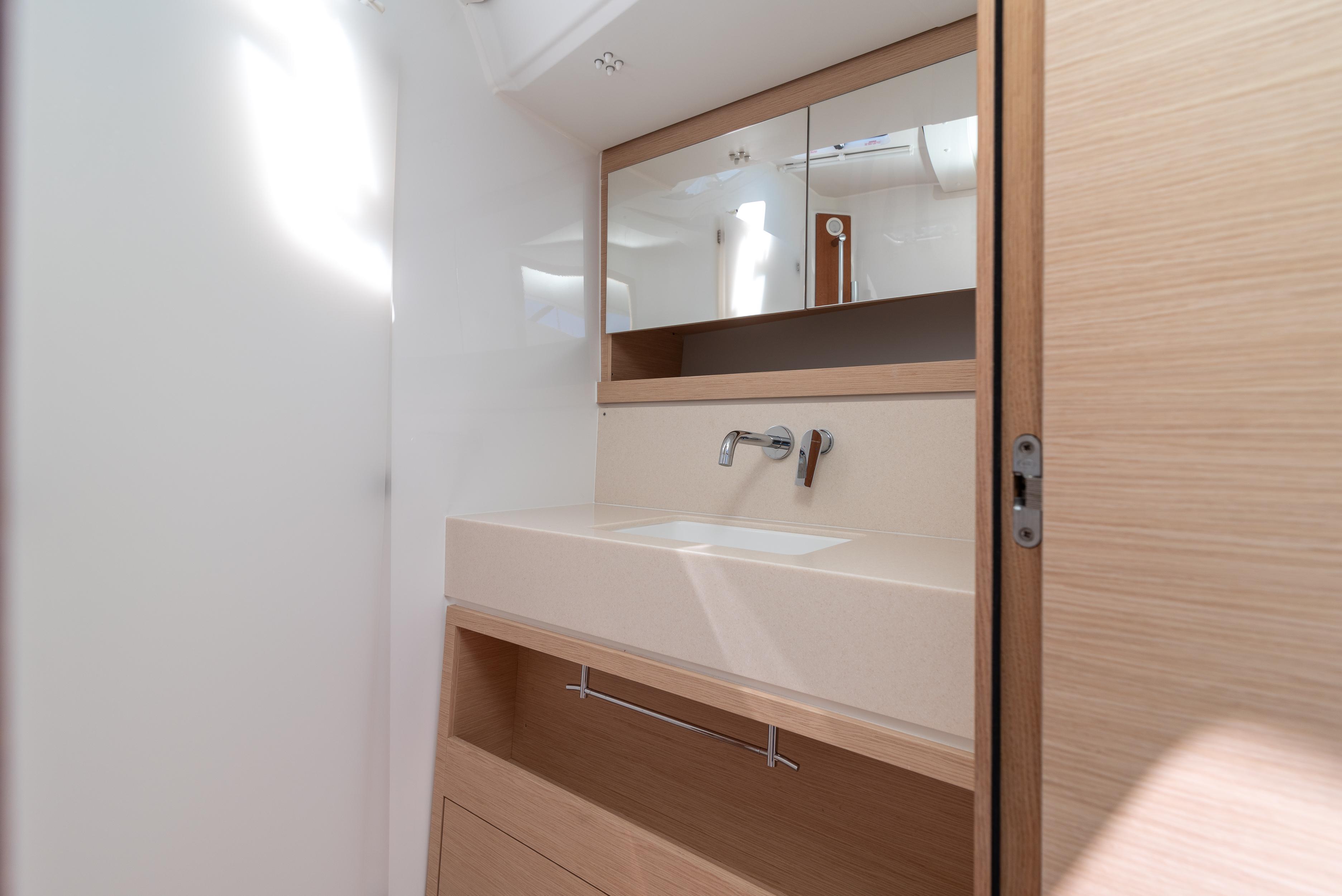 Dufour 470 - 4 + 1 cab., picture 12