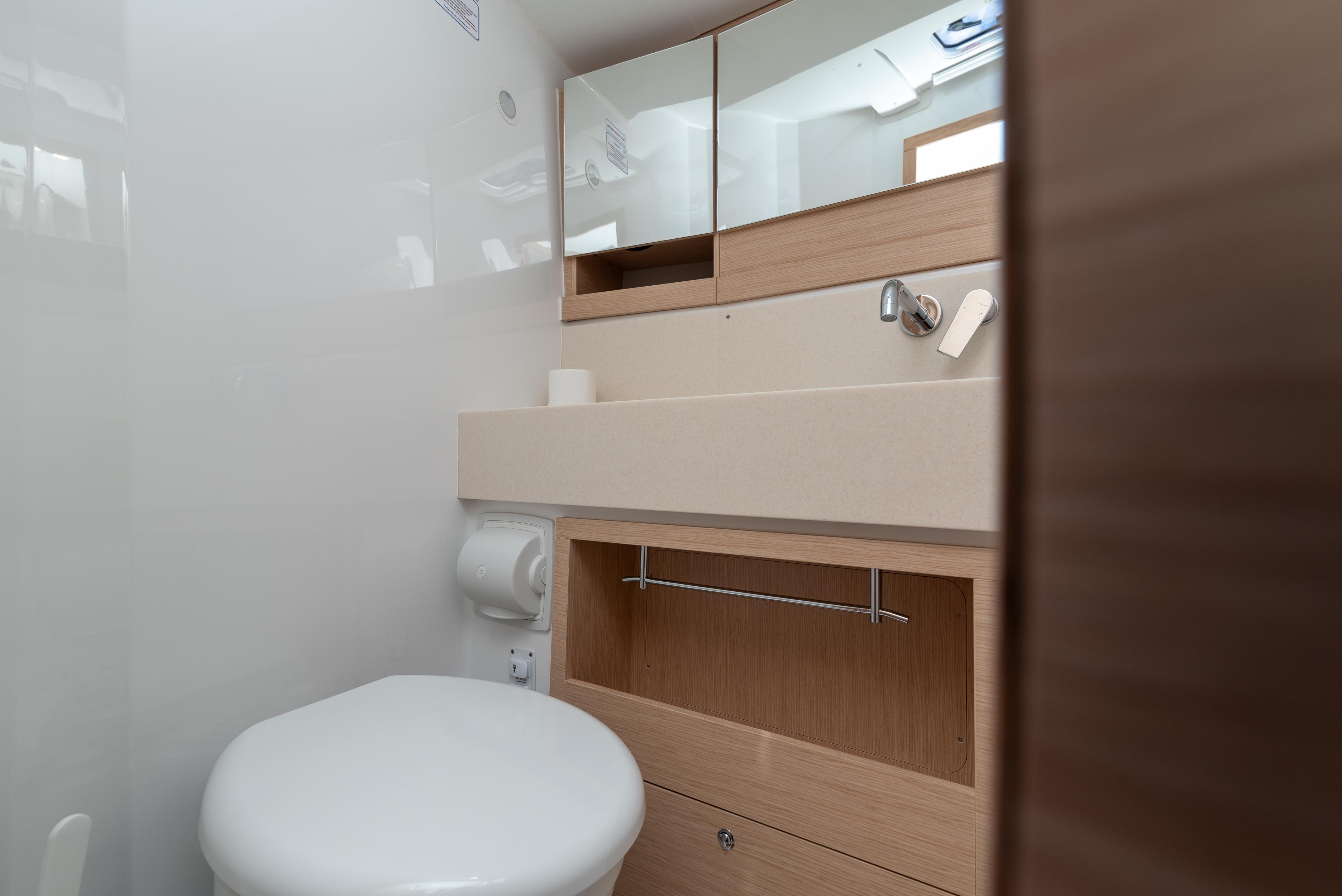 Dufour 470 - 4 + 1 cab., picture 19