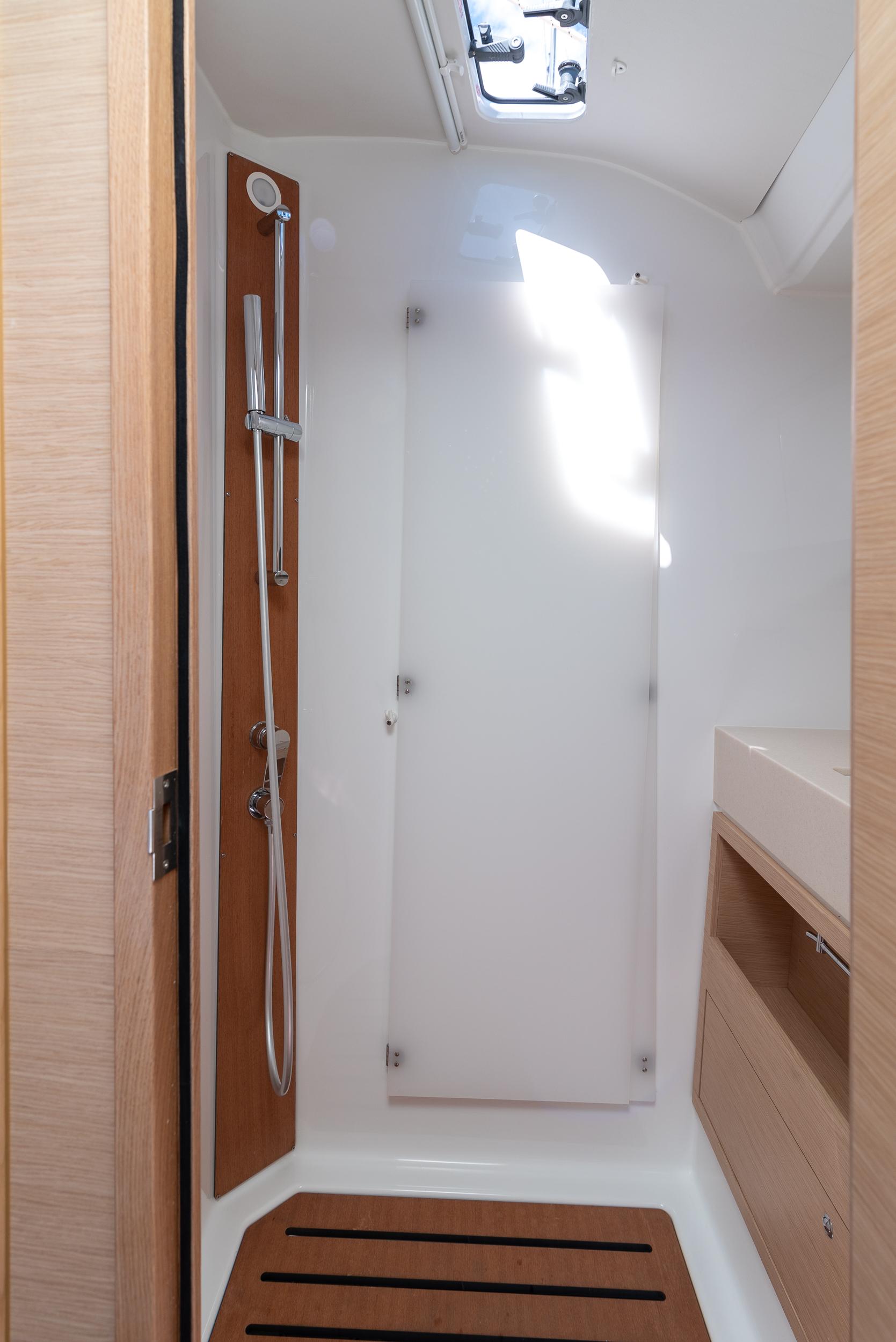 Dufour 470 - 4 + 1 cab., picture 13