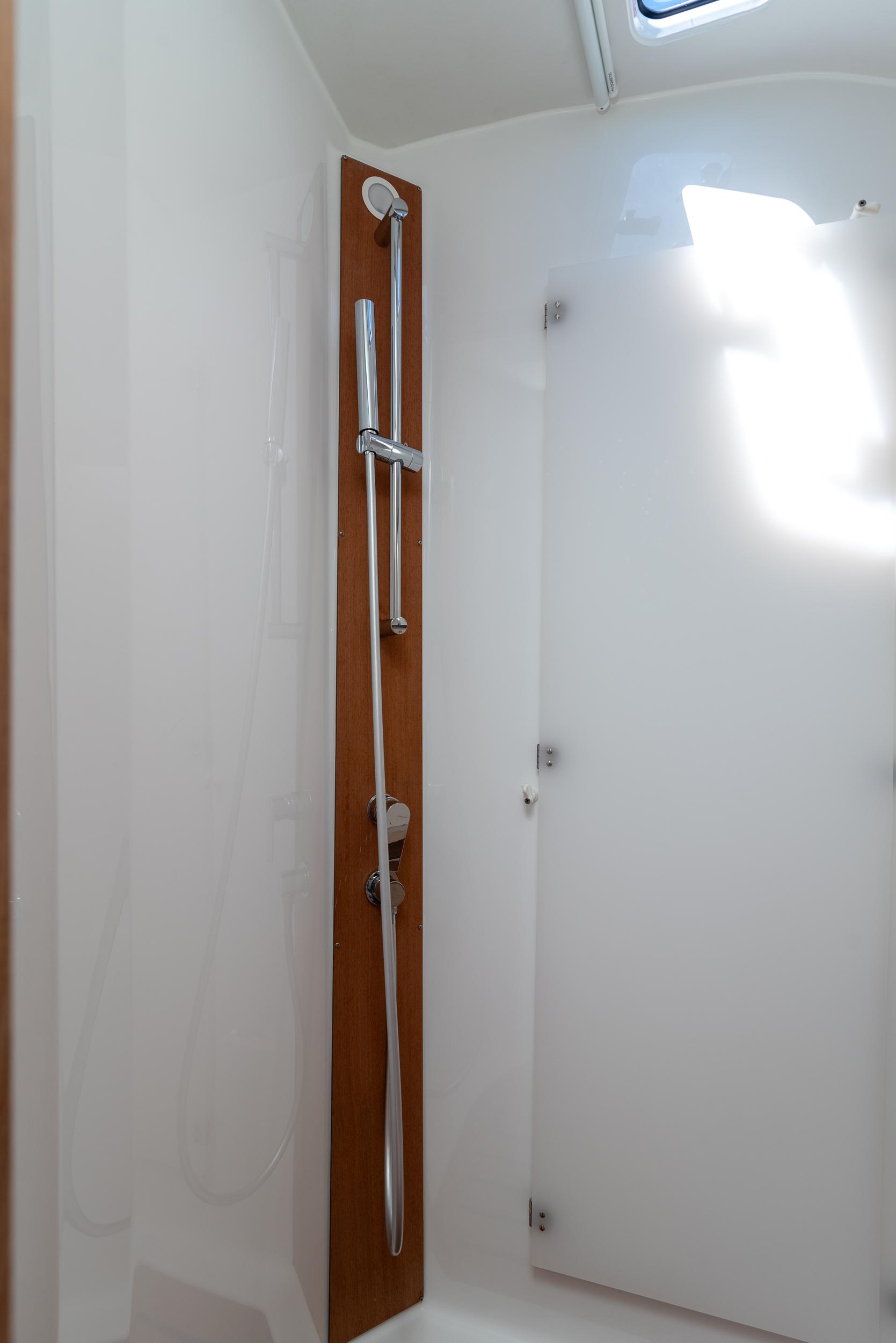 Dufour 470 - 4 + 1 cab., picture 14