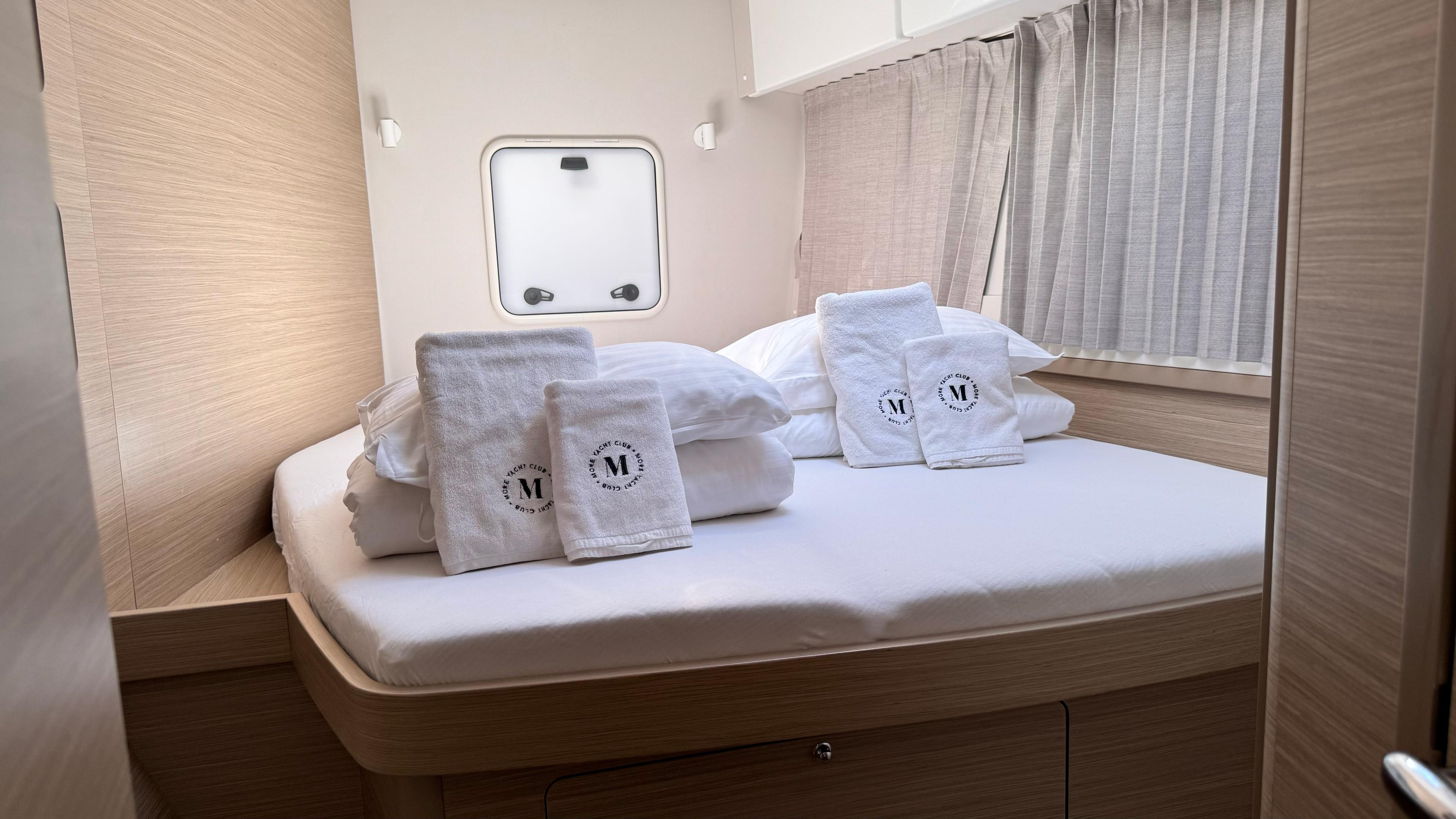 Lagoon 42 - 4 + 2 cab., picture 4