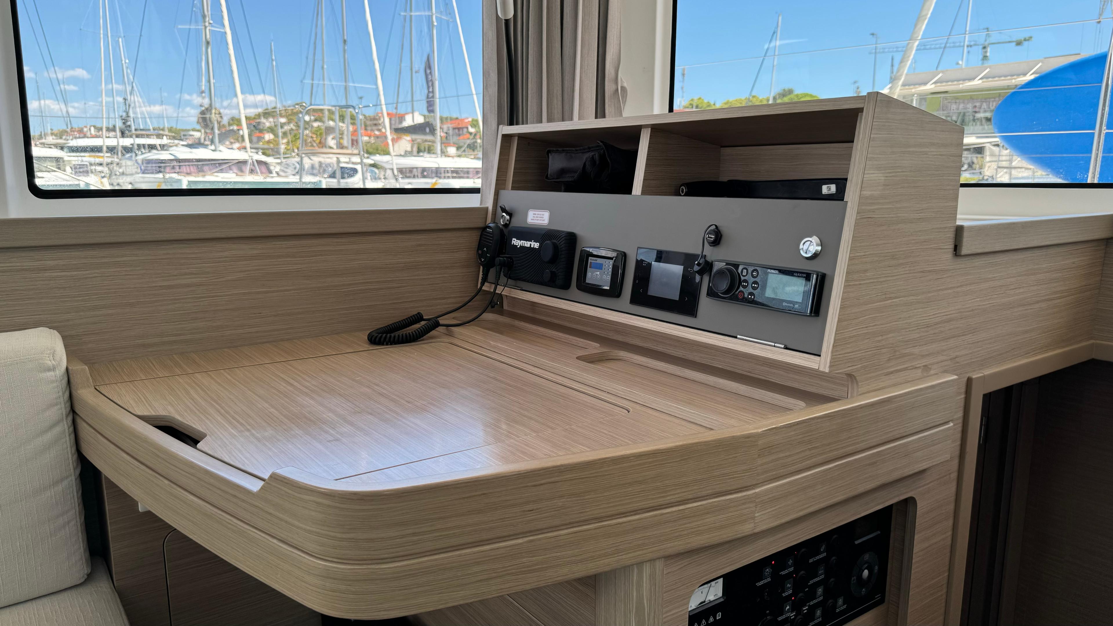 Lagoon 42 - 4 + 2 cab., picture 3