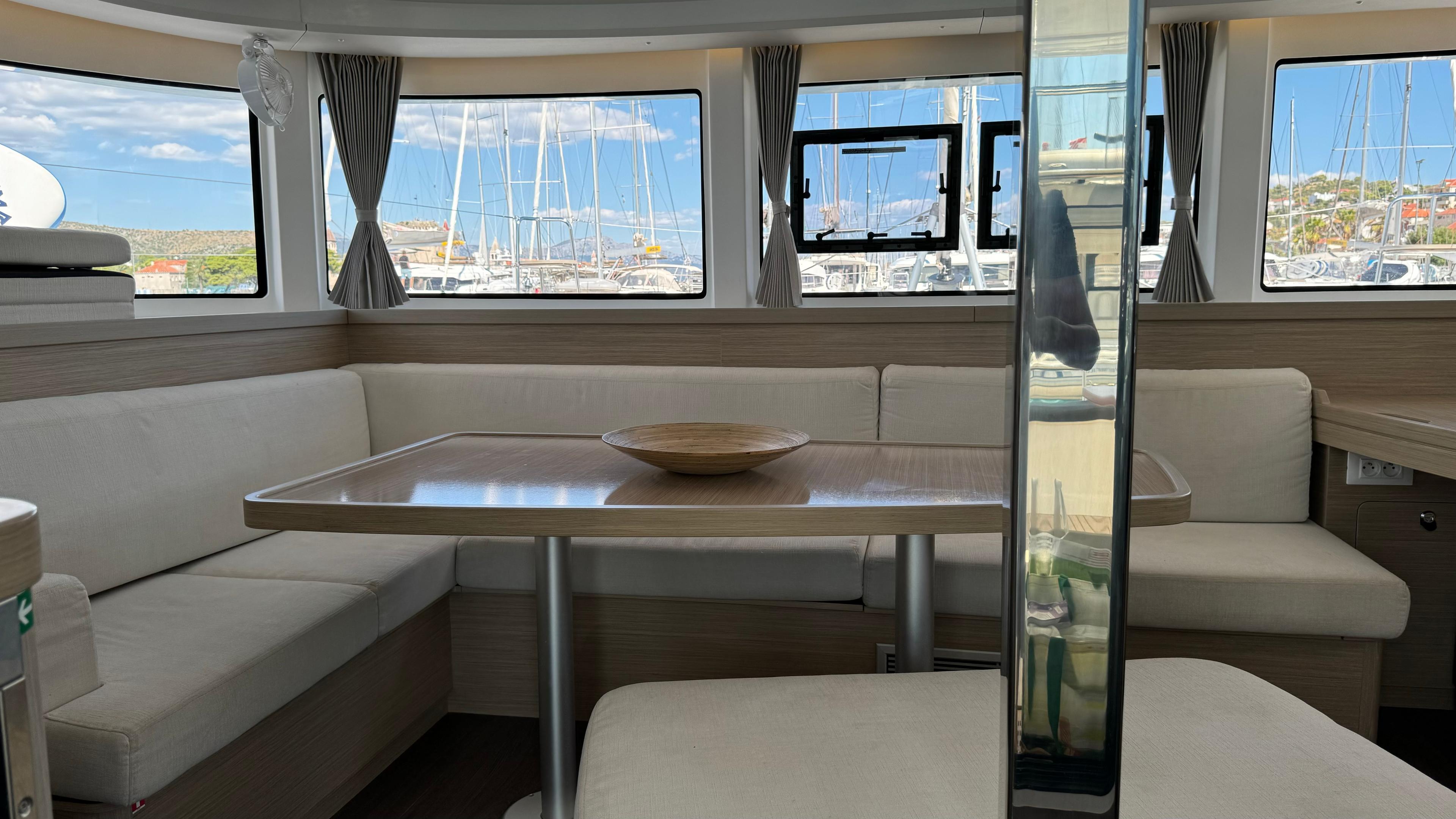 Lagoon 42 - 4 + 2 cab., picture 6