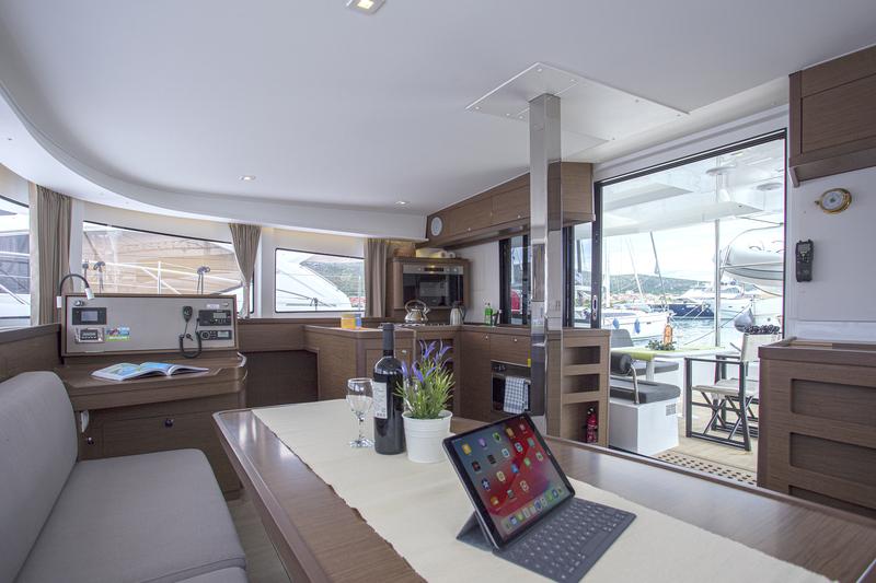 Lagoon 42 - 4 + 2 cab., picture 3