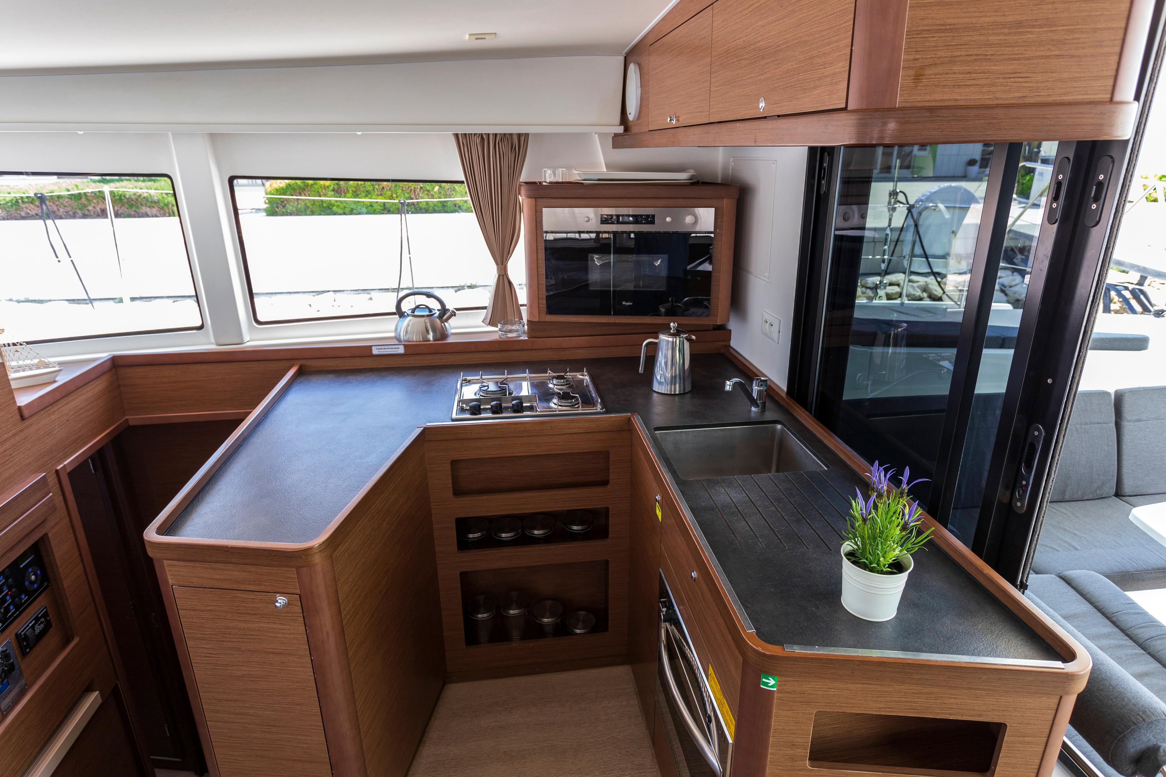 Lagoon 42 - 4 + 2 cab., picture 5