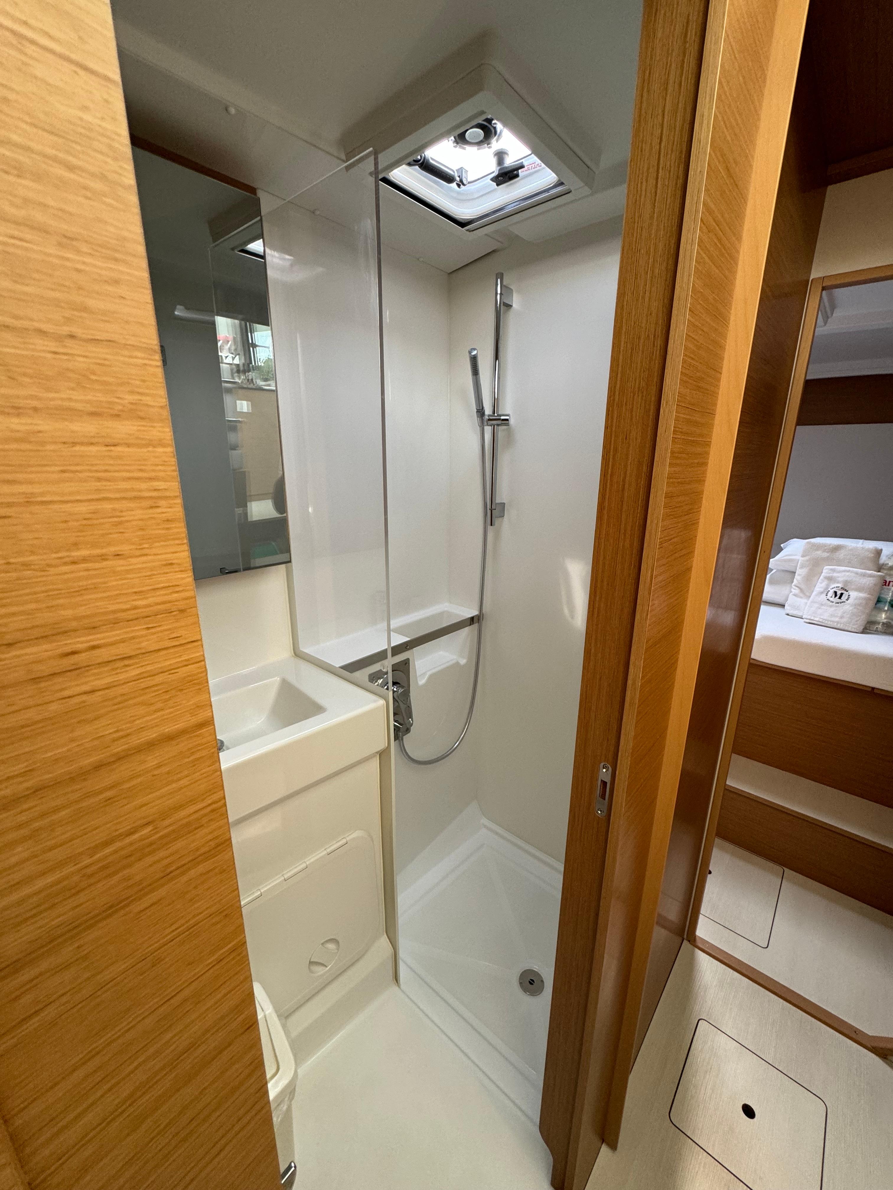 Excess 11 - 4 + 1 + 1 cab., picture 8