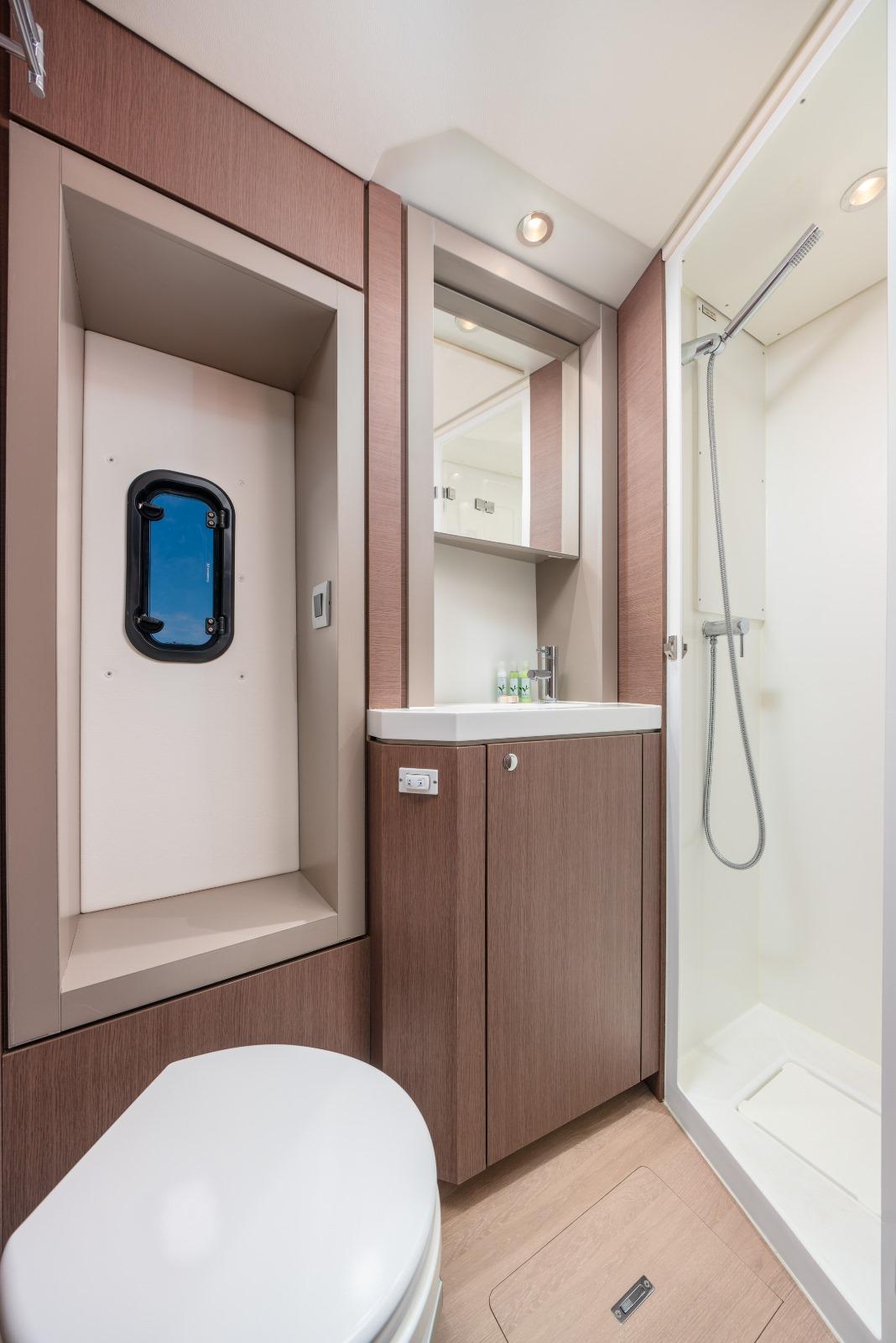 Bali 4.6 - 4 + 1 cab., picture 19